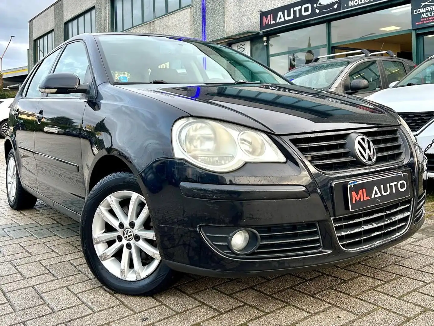 Volkswagen Polo Polo IV 2005 3p 1.2 Comfortline 70cv Schwarz - 1