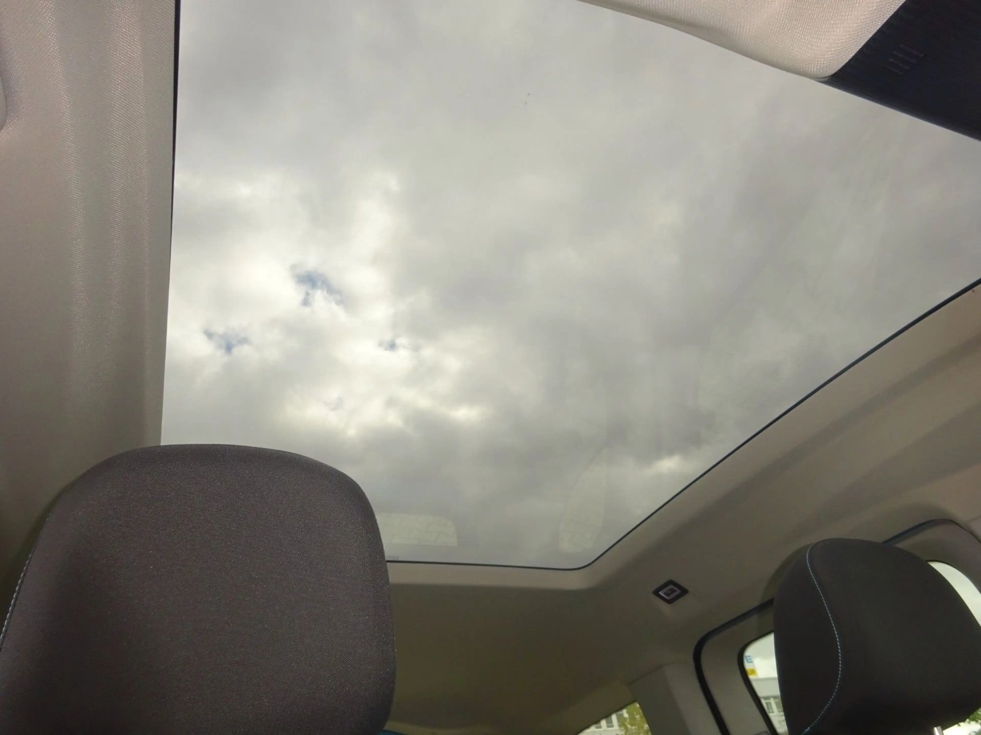 Ford Tourneo Connect L1 Active Aut. Pano Navi Kam ACC — photo 14