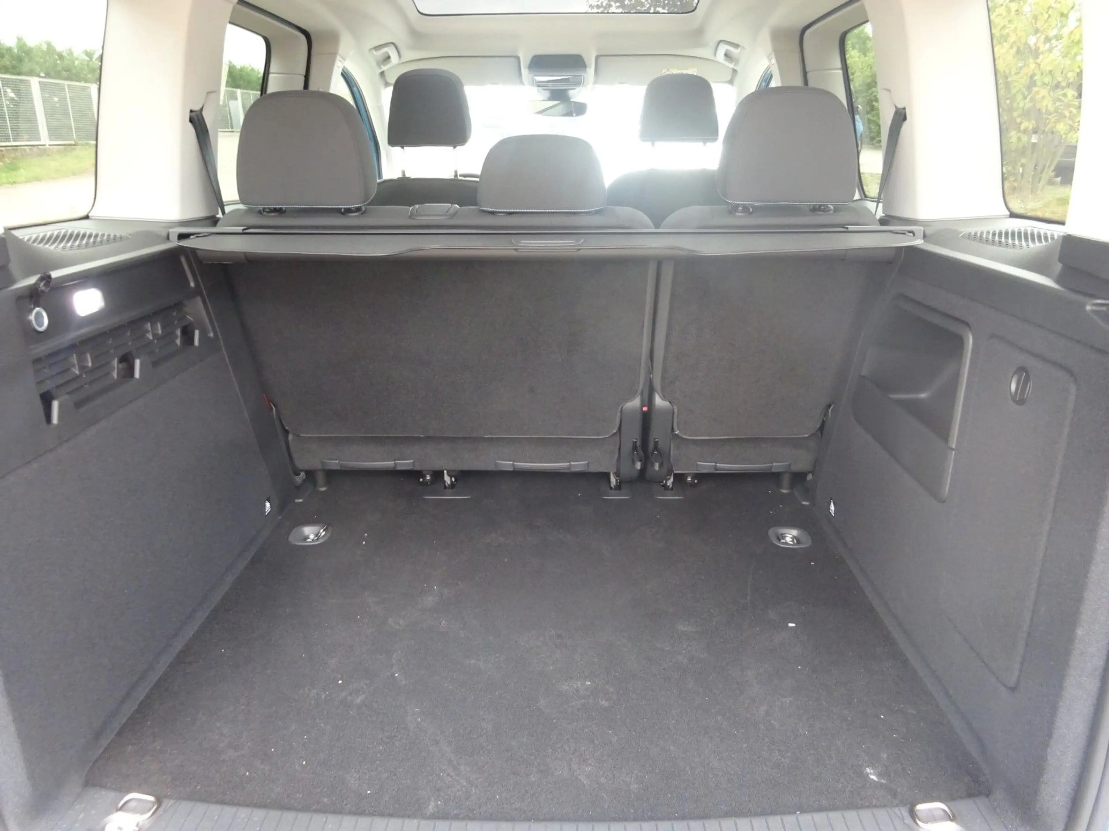 Ford Tourneo Connect L1 Active Aut. Pano Navi Kam ACC — photo 6