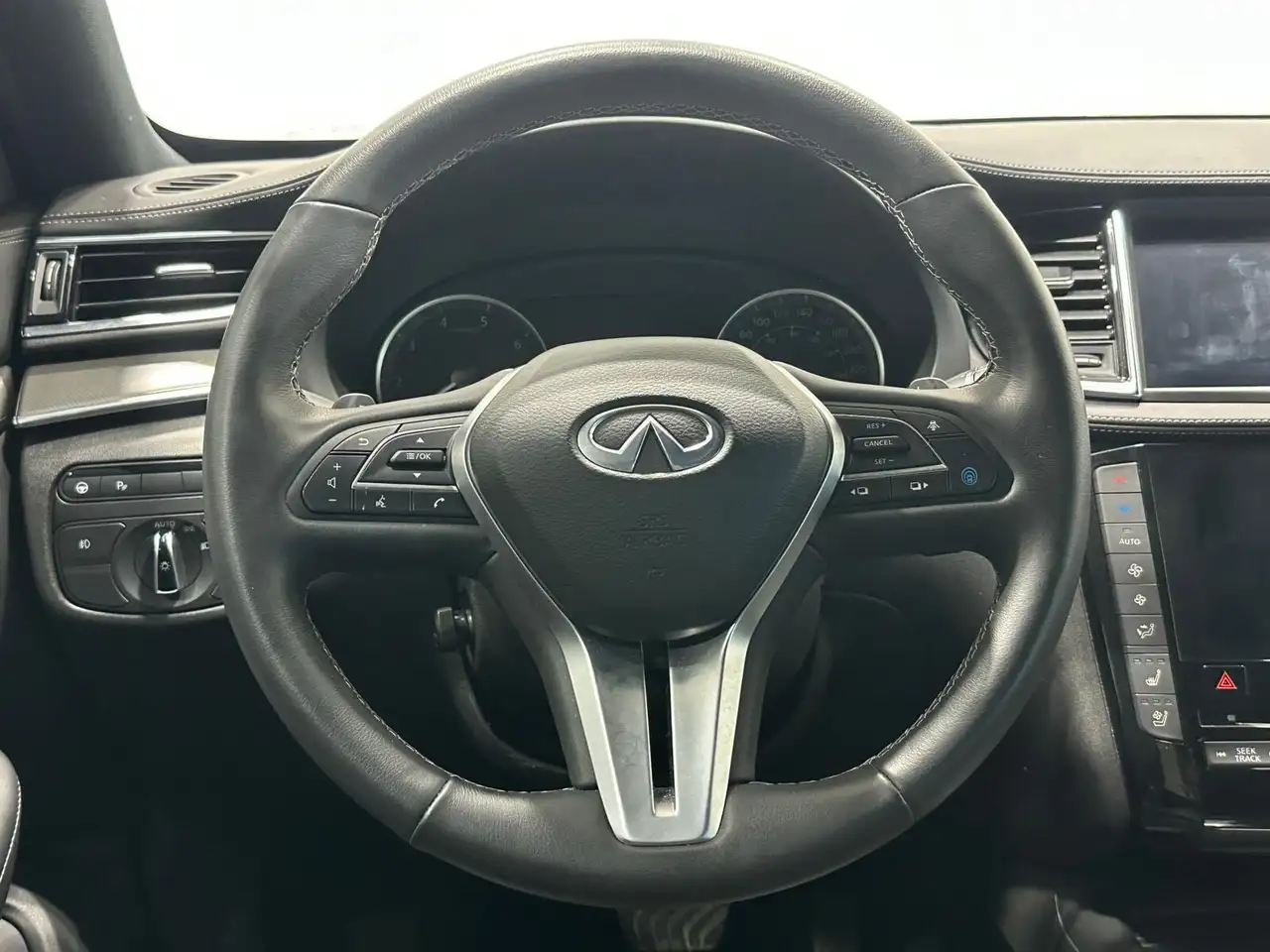 Infiniti QX55 fotografie Infiniti QX55