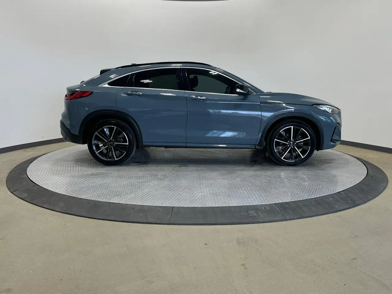Infiniti QX55 fotografie Infiniti QX55