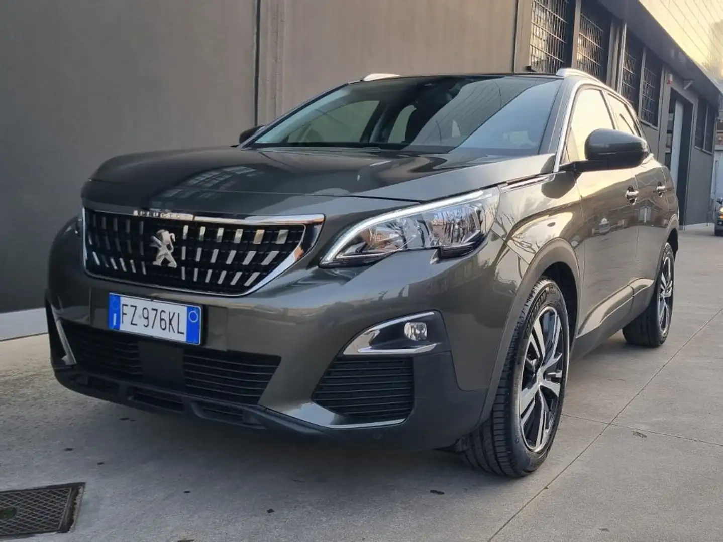 Peugeot 3008 3008 1.5 bluehdi Business s Grijs - 1