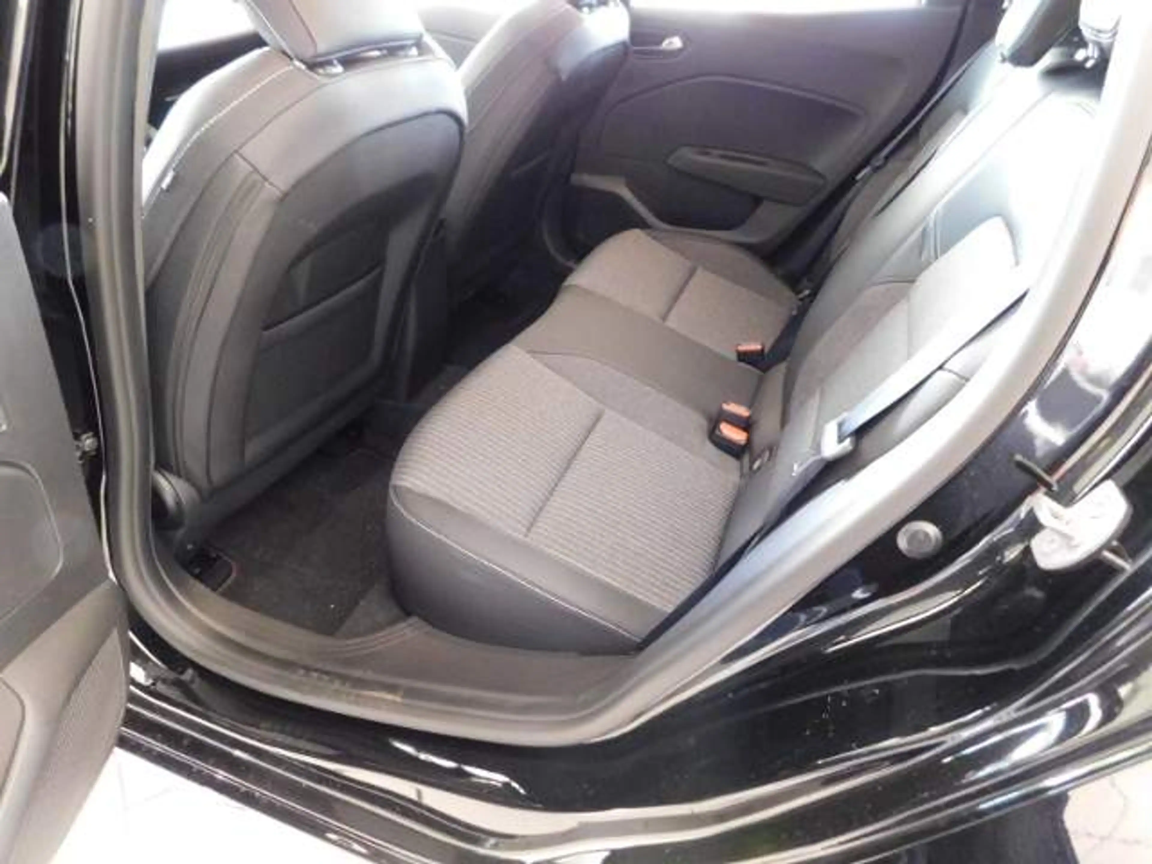 Mitsubishi Colt EDITION 1.6 Hybrid — photo 6