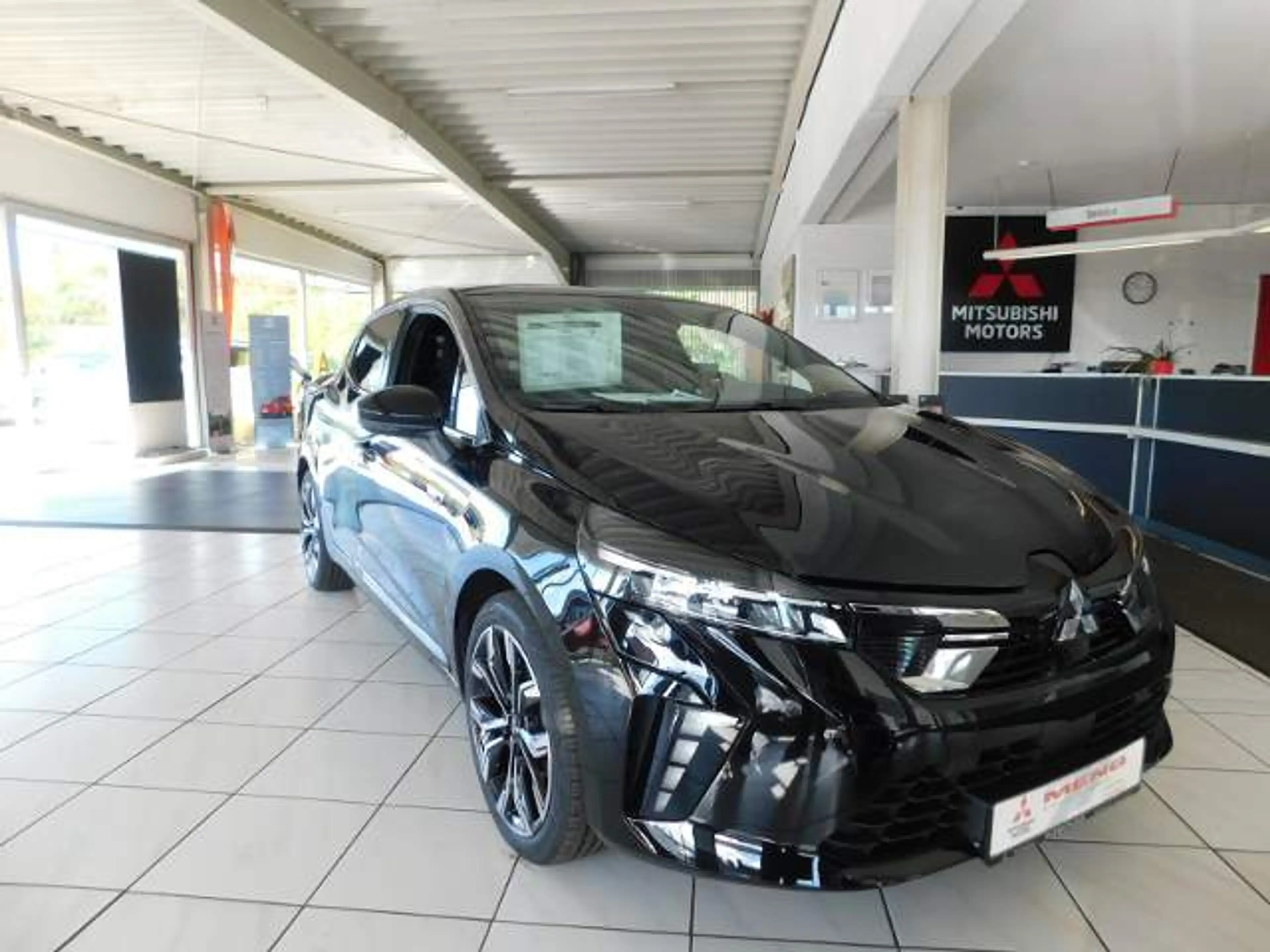 Mitsubishi Colt EDITION 1.6 Hybrid — photo 2