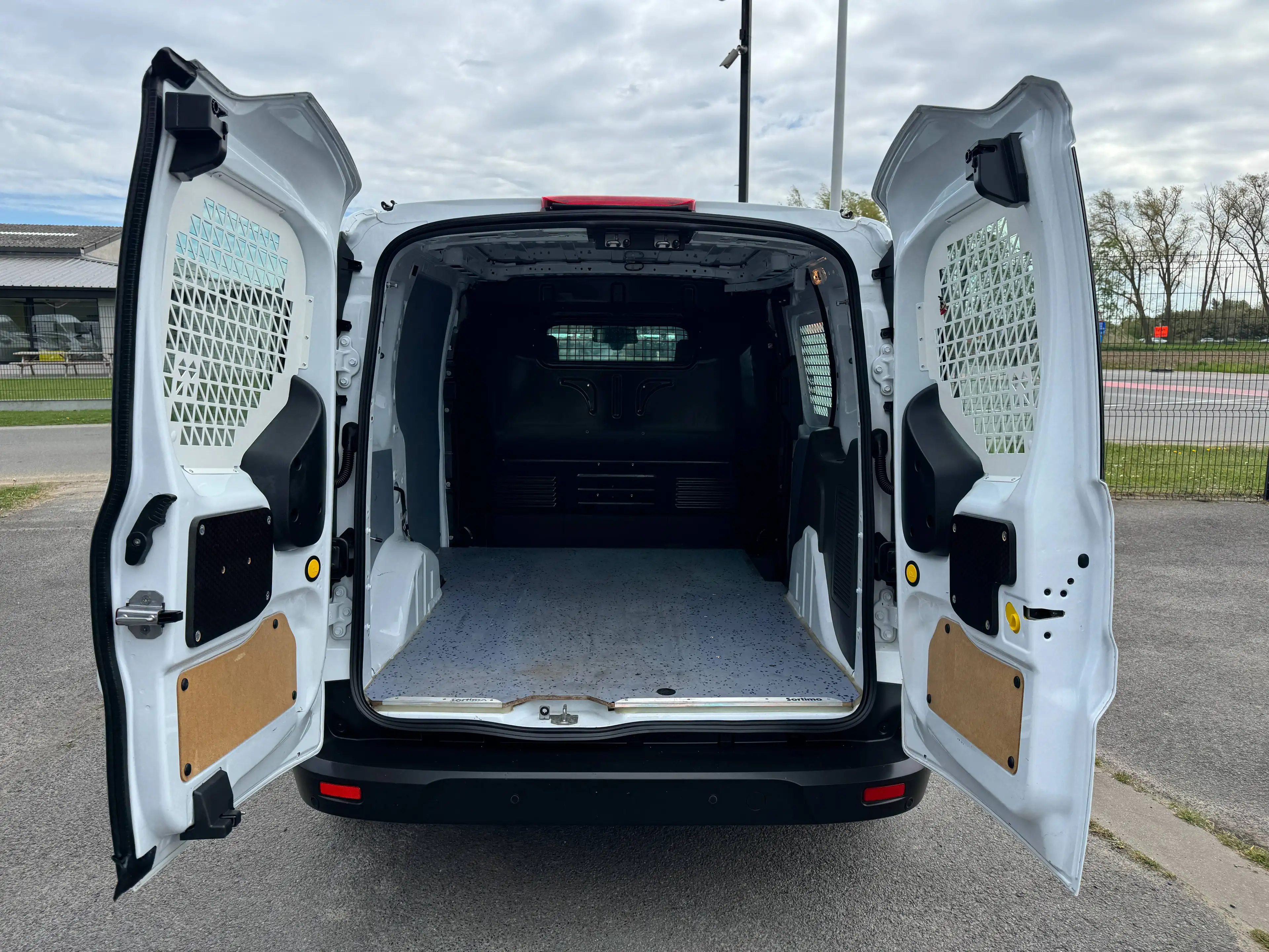 Ford Transit Connect 200 1.5 TDCi 10454 + btw 1st eigenaar onderhoudsboek airco cruise — photo 9