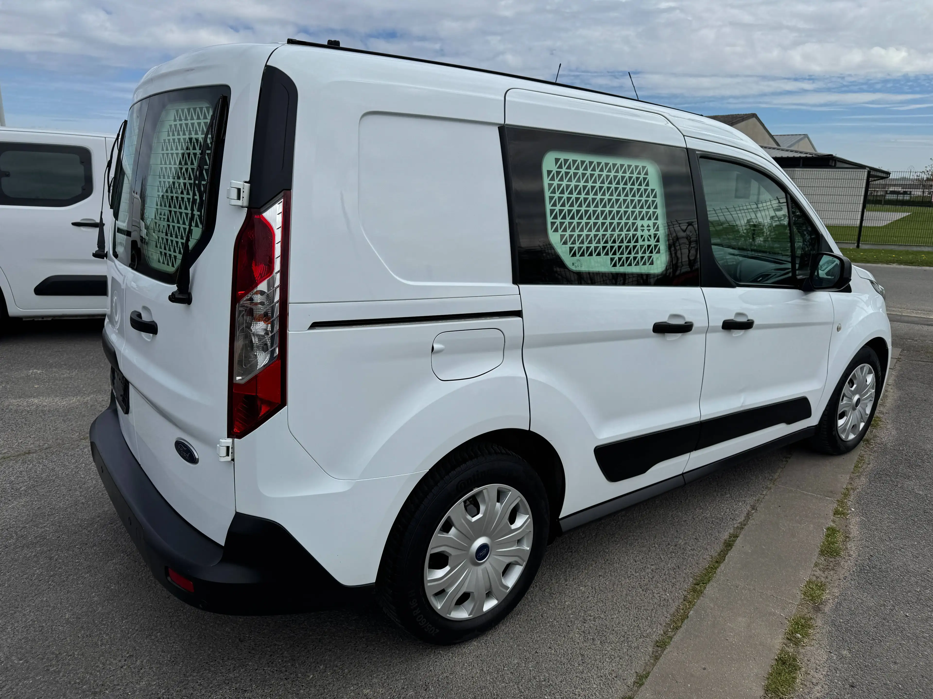 Ford Transit Connect 200 1.5 TDCi 10454 + btw 1st eigenaar onderhoudsboek airco cruise — photo 6