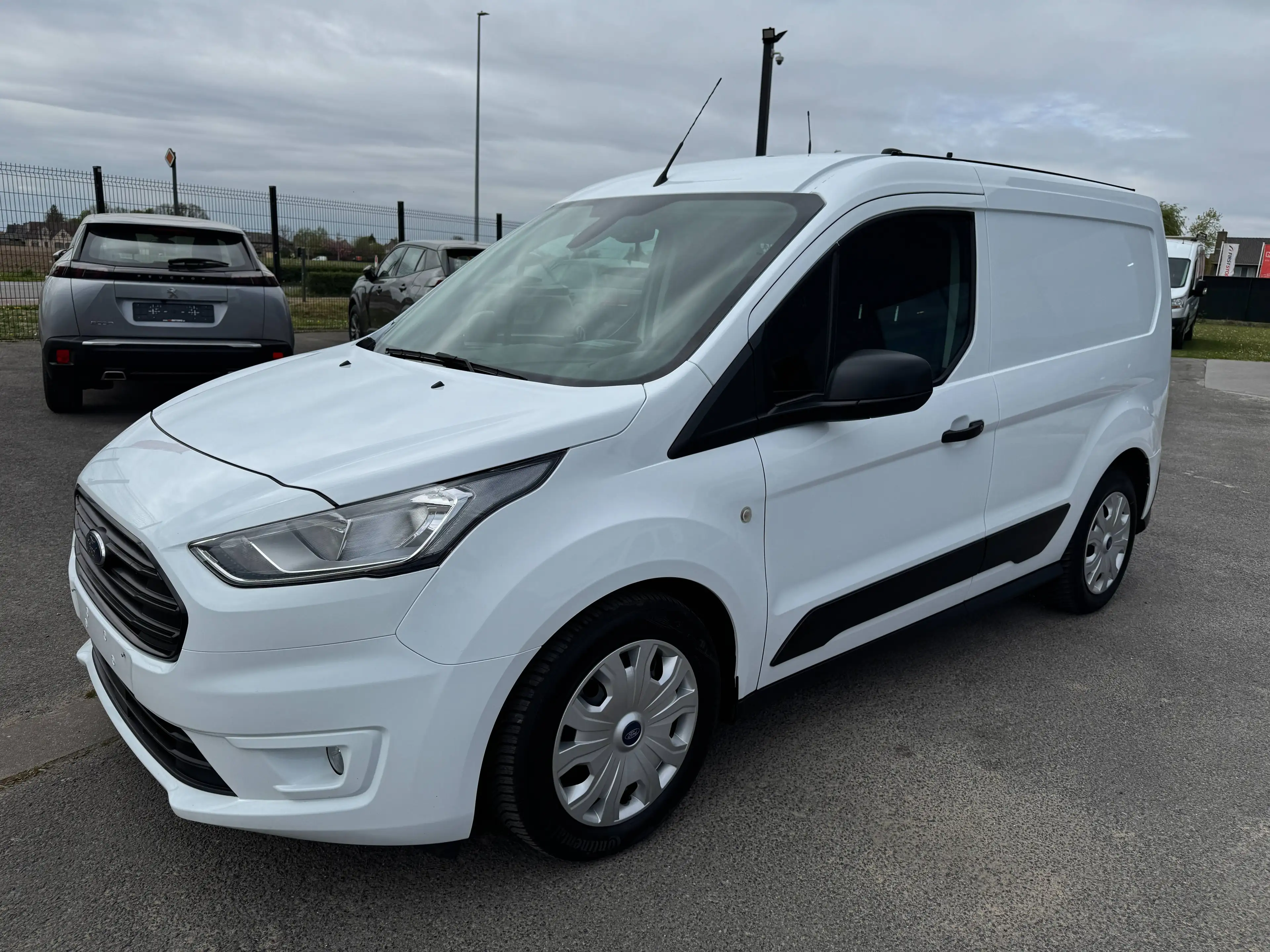Ford Transit Connect 200 1.5 TDCi 10454 + btw 1st eigenaar onderhoudsboek airco cruise — photo 3