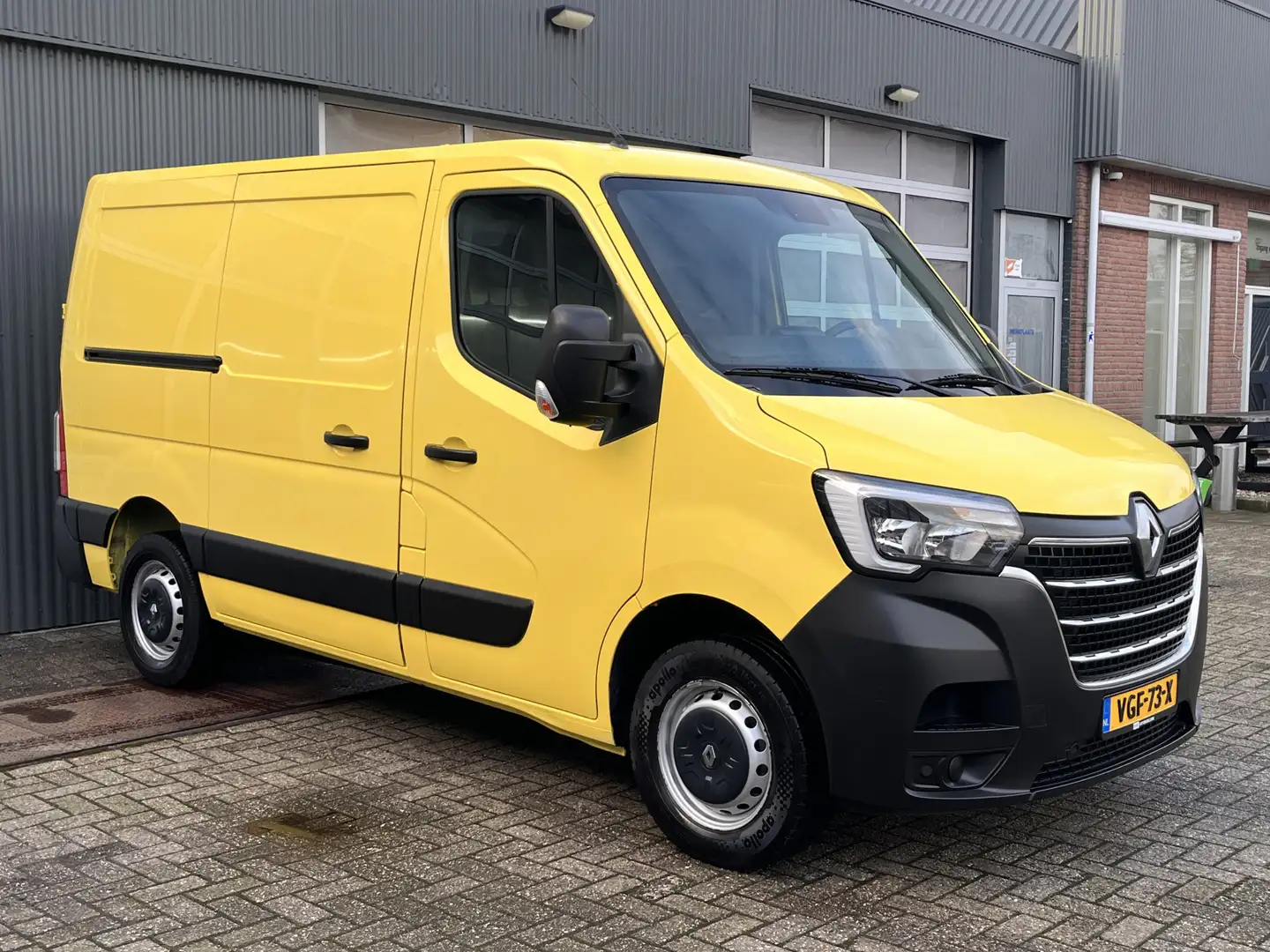 Renault Master T28 2.3 dCi 135 L1H1 Airco Cruise controle Trekhaa Jaune - 1