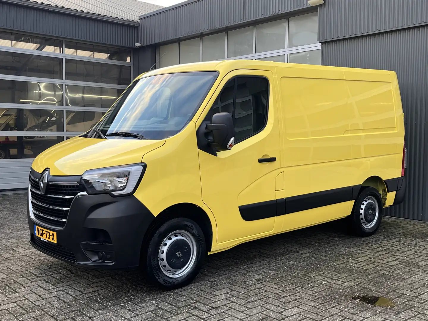 Renault Master T28 2.3 dCi 135 L1H1 Airco Cruise controle Trekhaa Jaune - 2