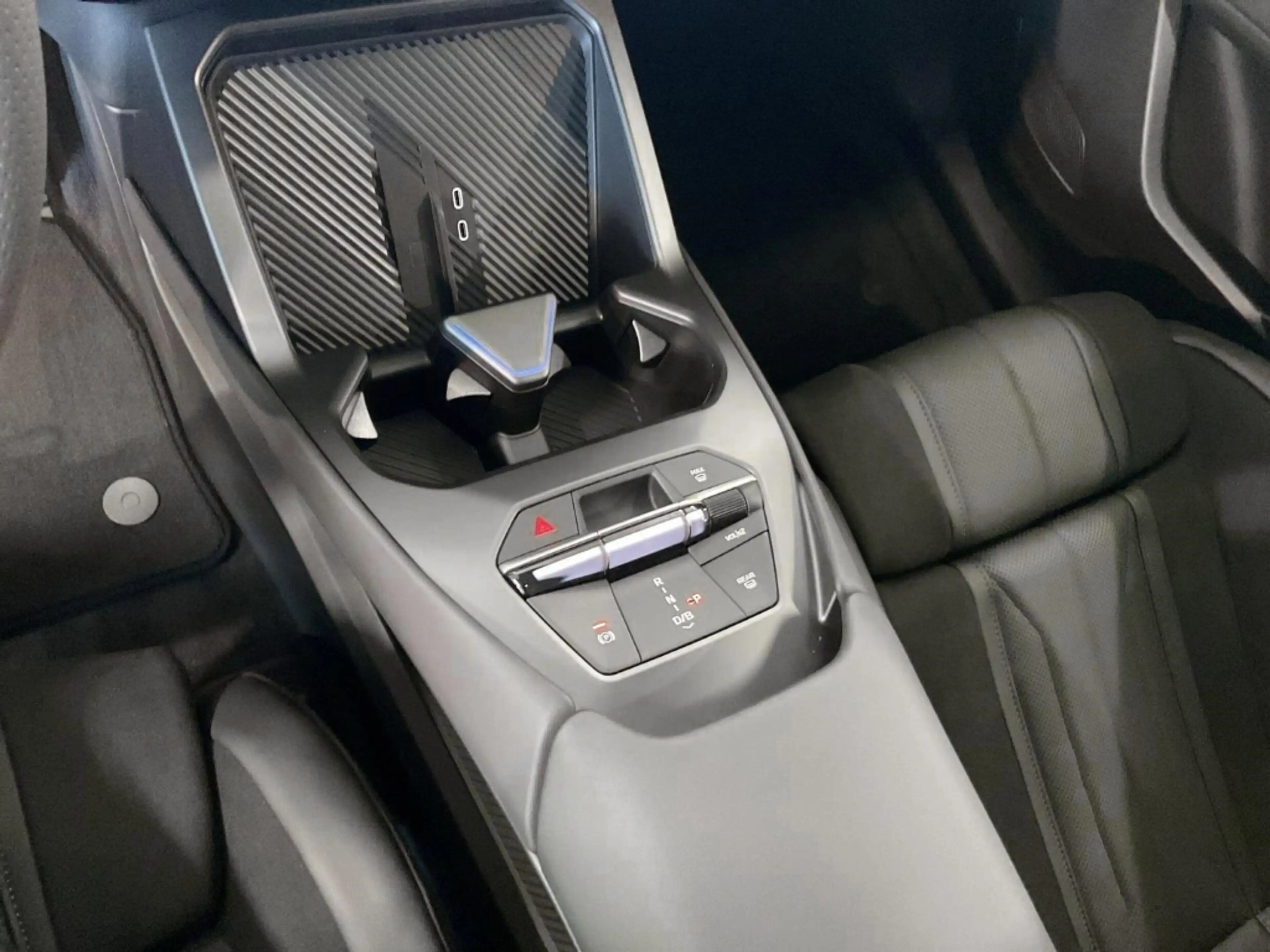 BMW iX3 40 M Sport Pro HeadUp Pano AHK Autobahn 22KW — photo 13