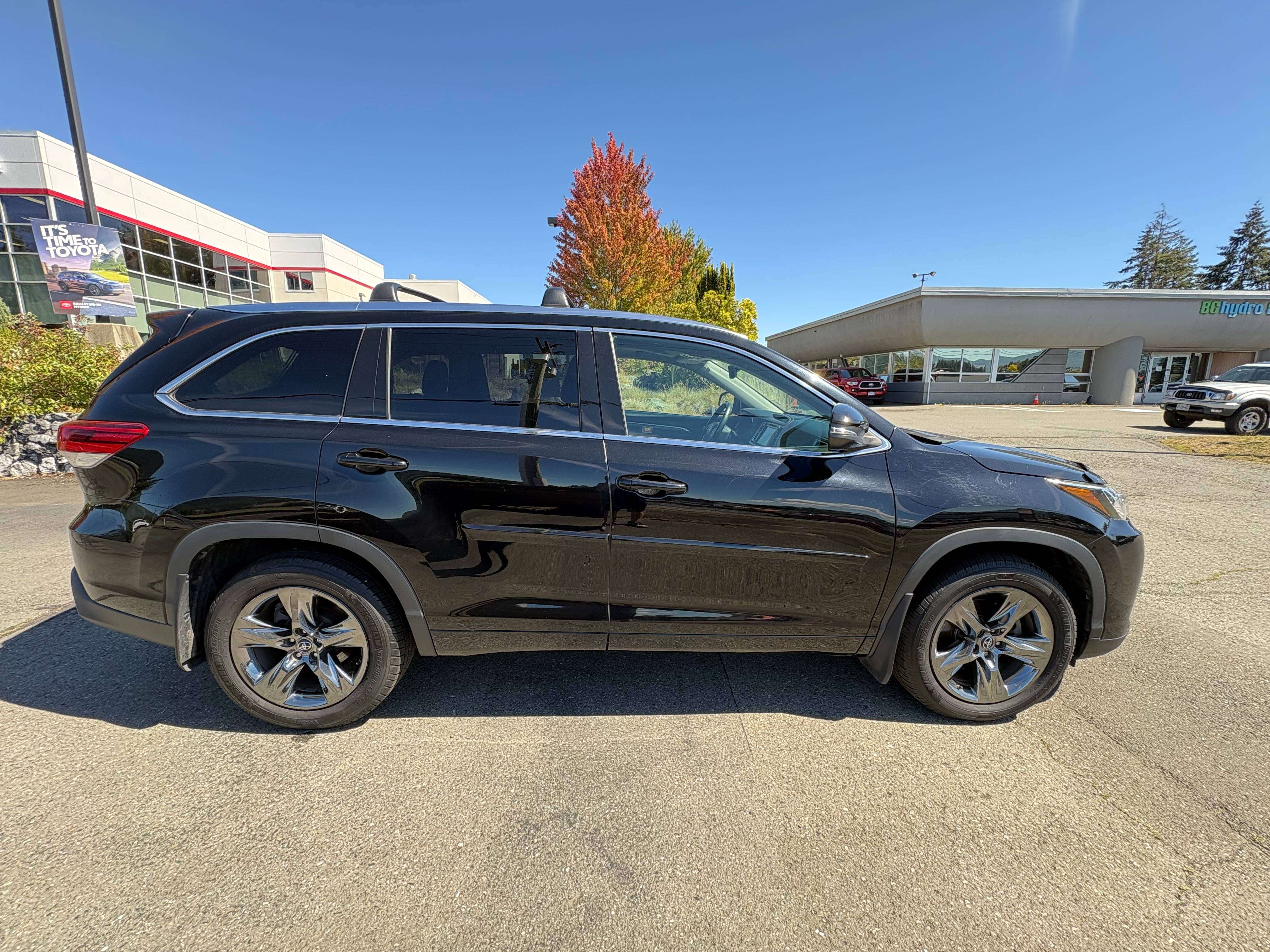 2018 Toyota Highlander Limited | Cross Bars | 3rd Row Seating — снимка 1