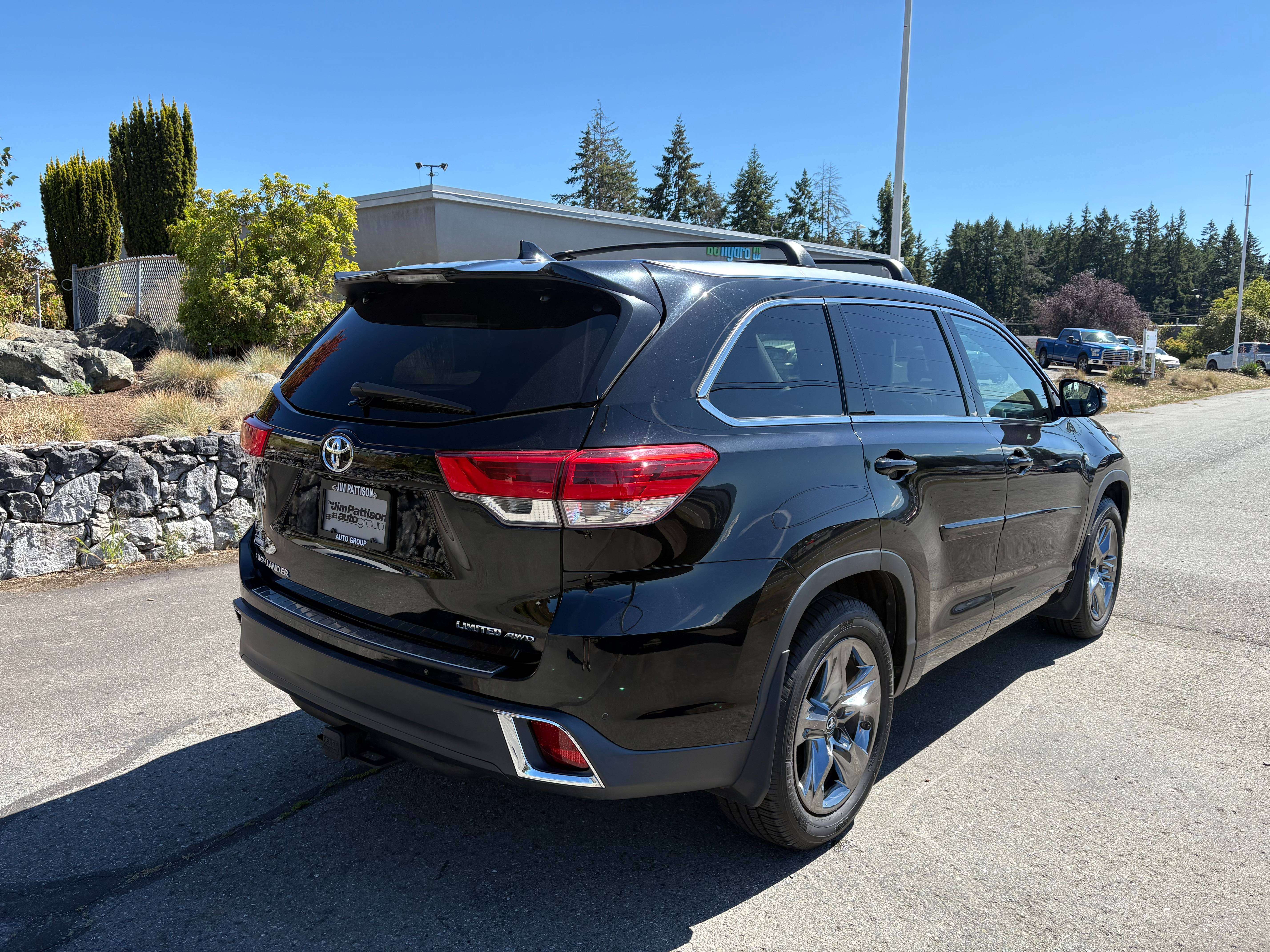 2018 Toyota Highlander Limited | Cross Bars | 3rd Row Seating — снимка 1
