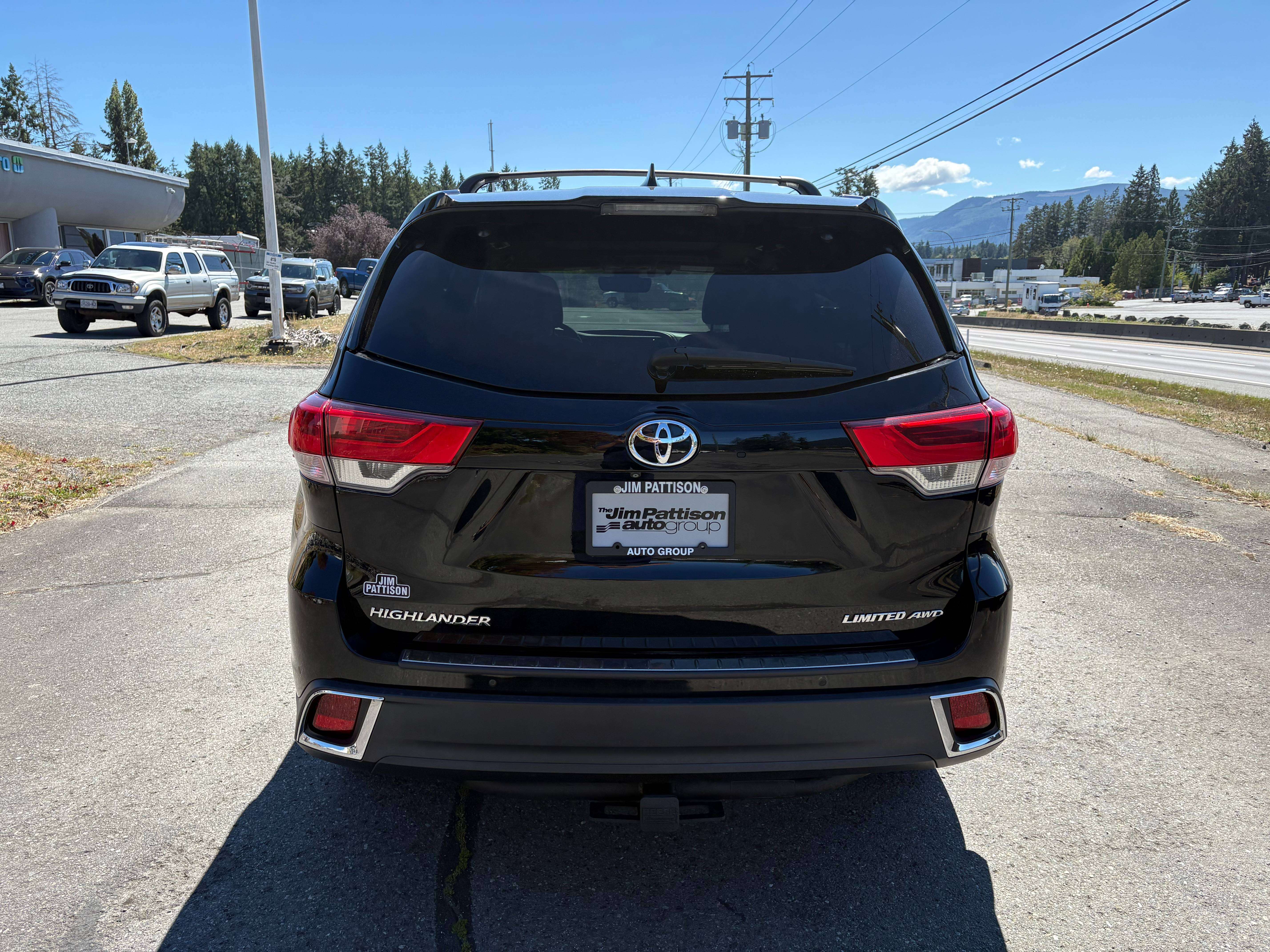 2018 Toyota Highlander Limited | Cross Bars | 3rd Row Seating — снимка 1