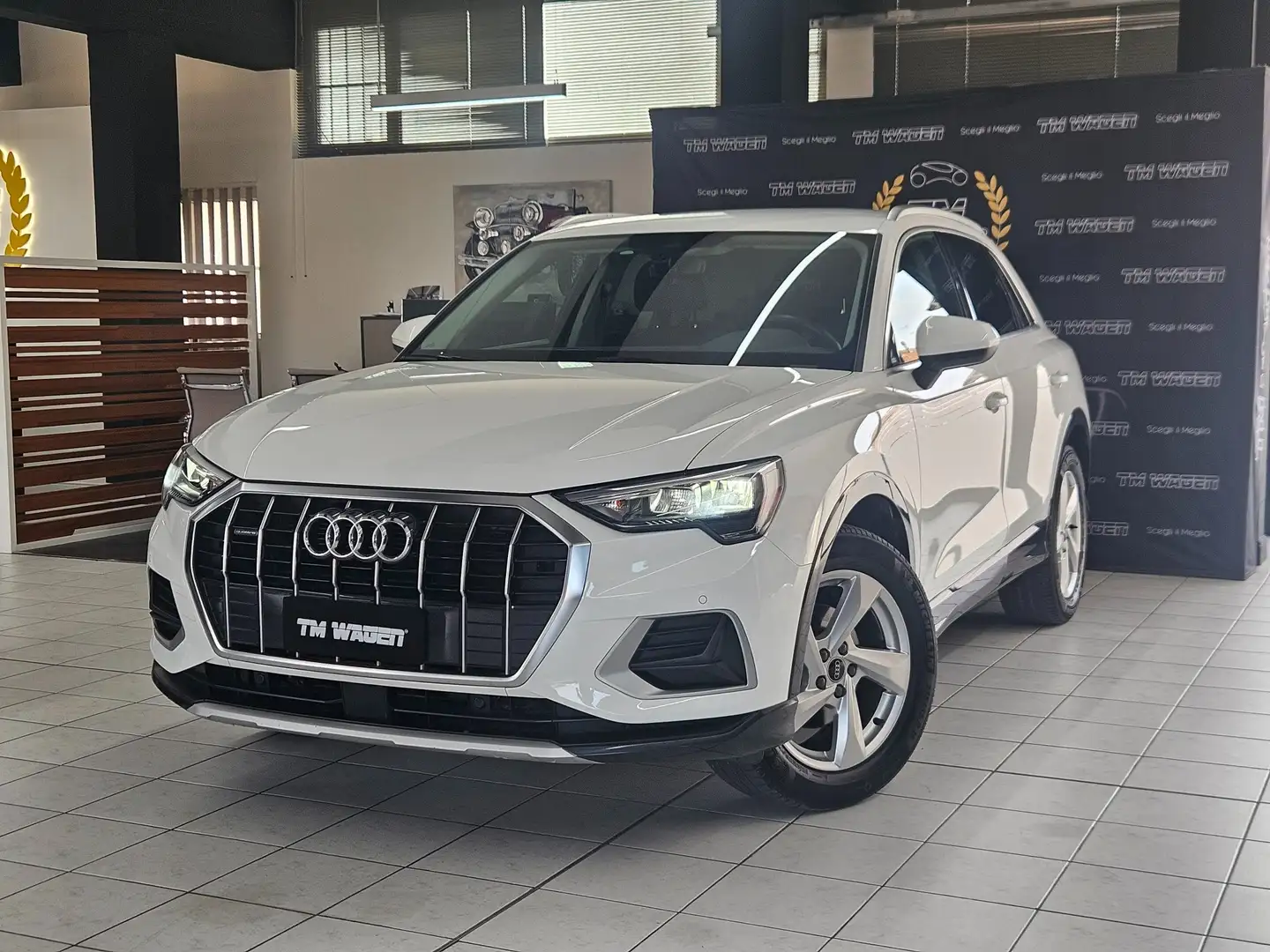 Audi Q3 35 2.0 tdi Business quattro s-tronic Bianco - 1