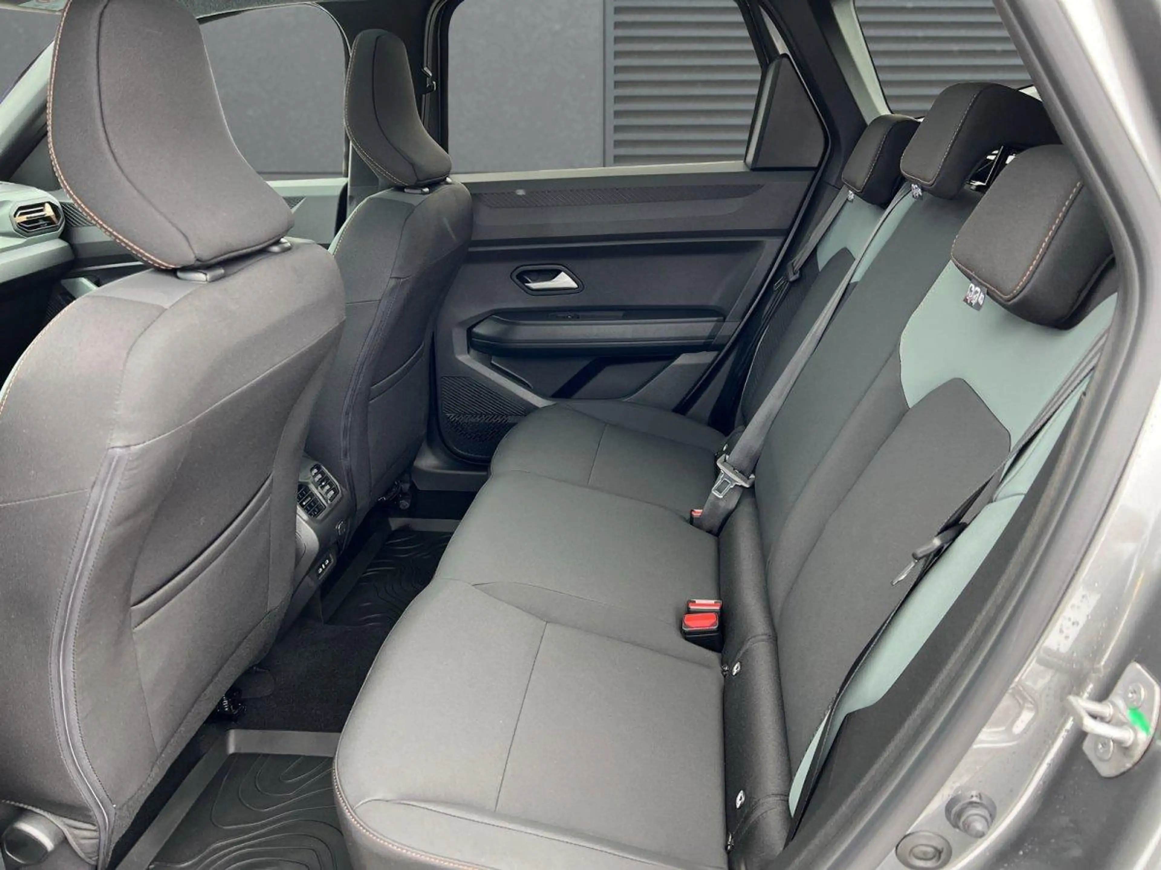 Dacia Bigster Extreme Pano-Dach+SHZ+RFK mild hybrid-G 140 LPG... — photo 6