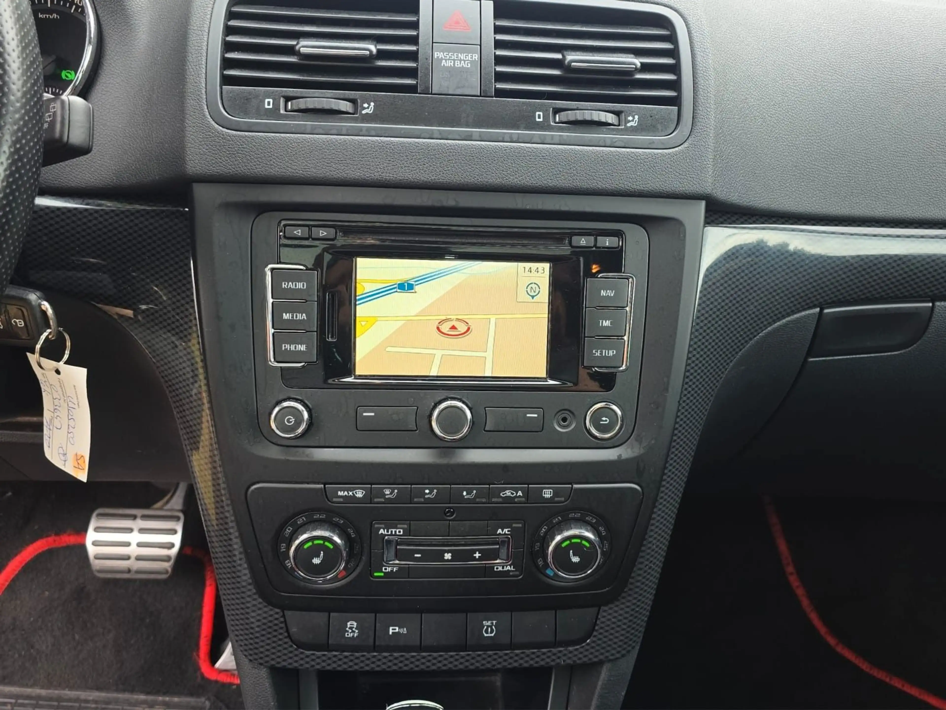 Skoda Yeti Monte Carlo 1.2*DSG*NAVI*PANO*TEMP*XENON — photo 13