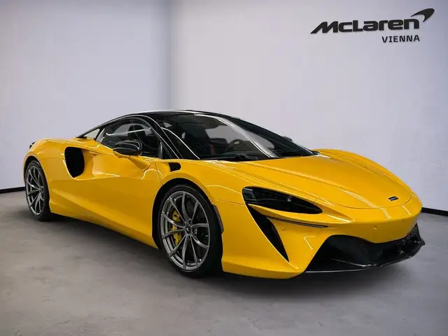 McLaren Artura Artura / MSO Volcano Yellow /