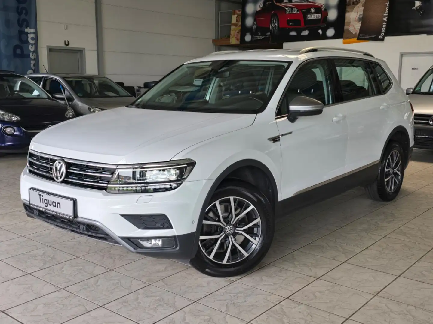 Volkswagen Tiguan Allspace Comfortline 4M DSG AHK 7-Sitze Blanc - 1