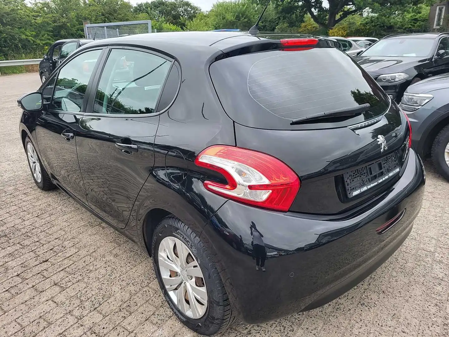 Peugeot 208 5-Türer 95 VTI Active Schwarz - 2
