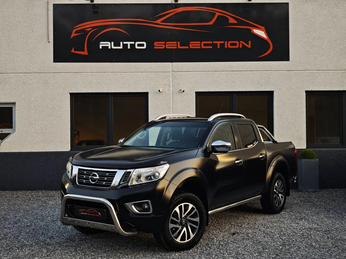 Nissan NP300 NAVARA 2.3 dCi 4WD FULL | NOIR MAT | PLATEAU | T.O Negro - 1