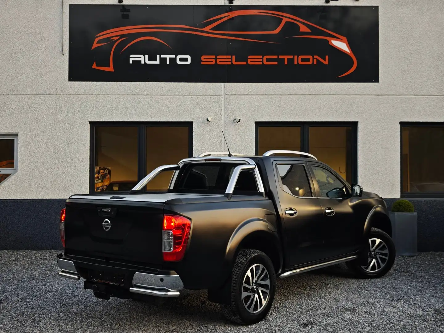 Nissan NP300 NAVARA 2.3 dCi 4WD FULL | NOIR MAT | PLATEAU | T.O Negro - 2
