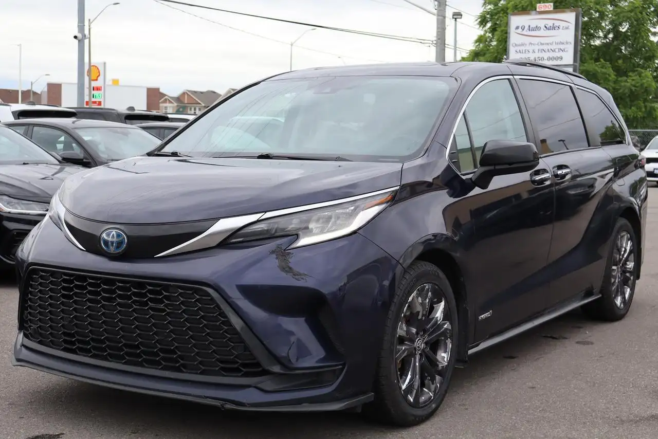 Toyota Sienna снимка Toyota Sienna