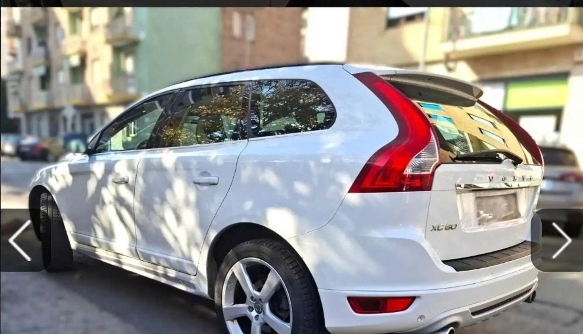 Volvo XC60 2.4 d5 R-design awd 215cv - 1