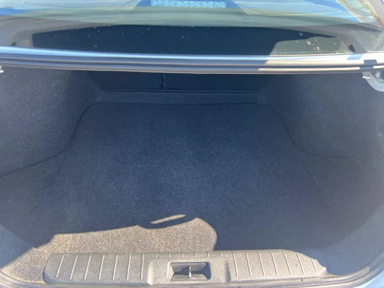 Nissan Sentra снимка Nissan Sentra