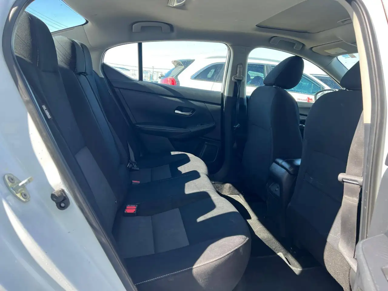 Nissan Sentra снимка Nissan Sentra