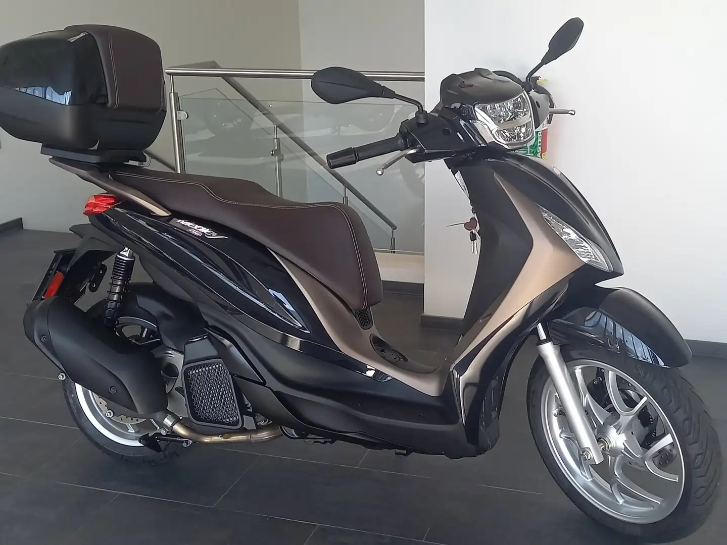 Piaggio Medley 125 Fekete - 1