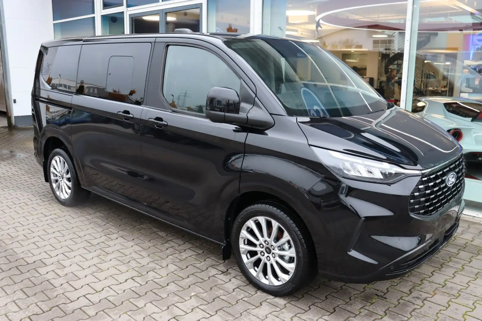 Ford Tourneo Custom Titanium 320/L1 3,99% FIN* AHK Schwarz - 2