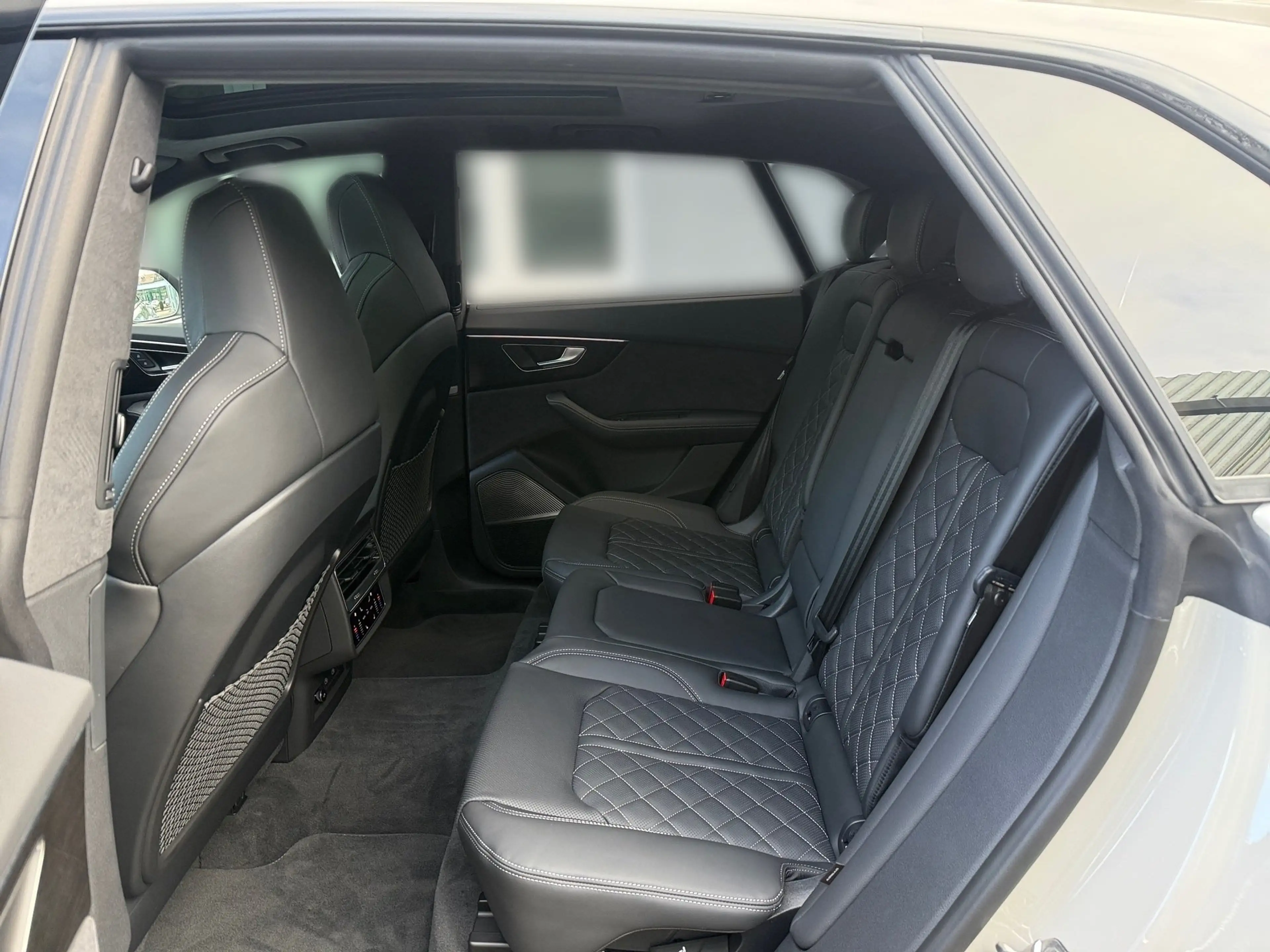Audi SQ8 SUV TFSI Tiptronic HeadUp Panodach AHK Matrix Memo — photo 11