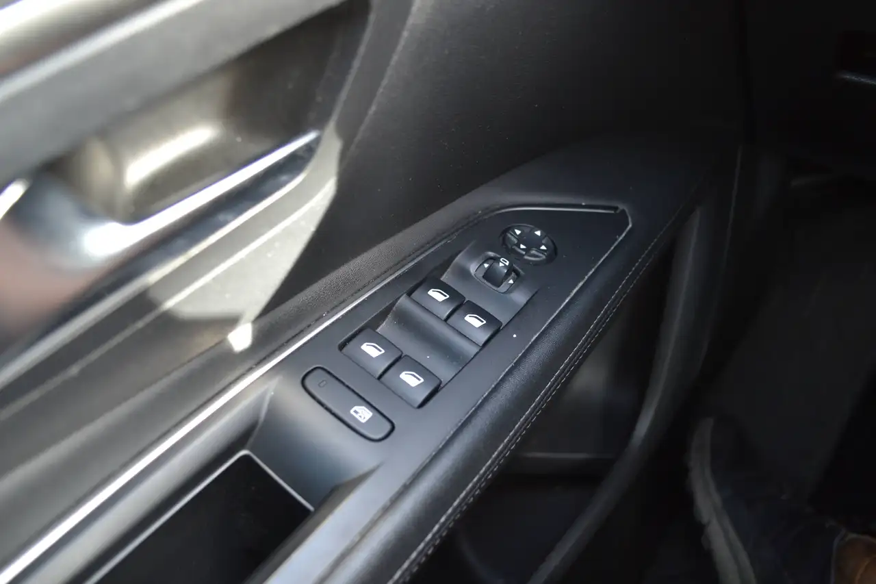Peugeot 3008 — photo 23 sur 29