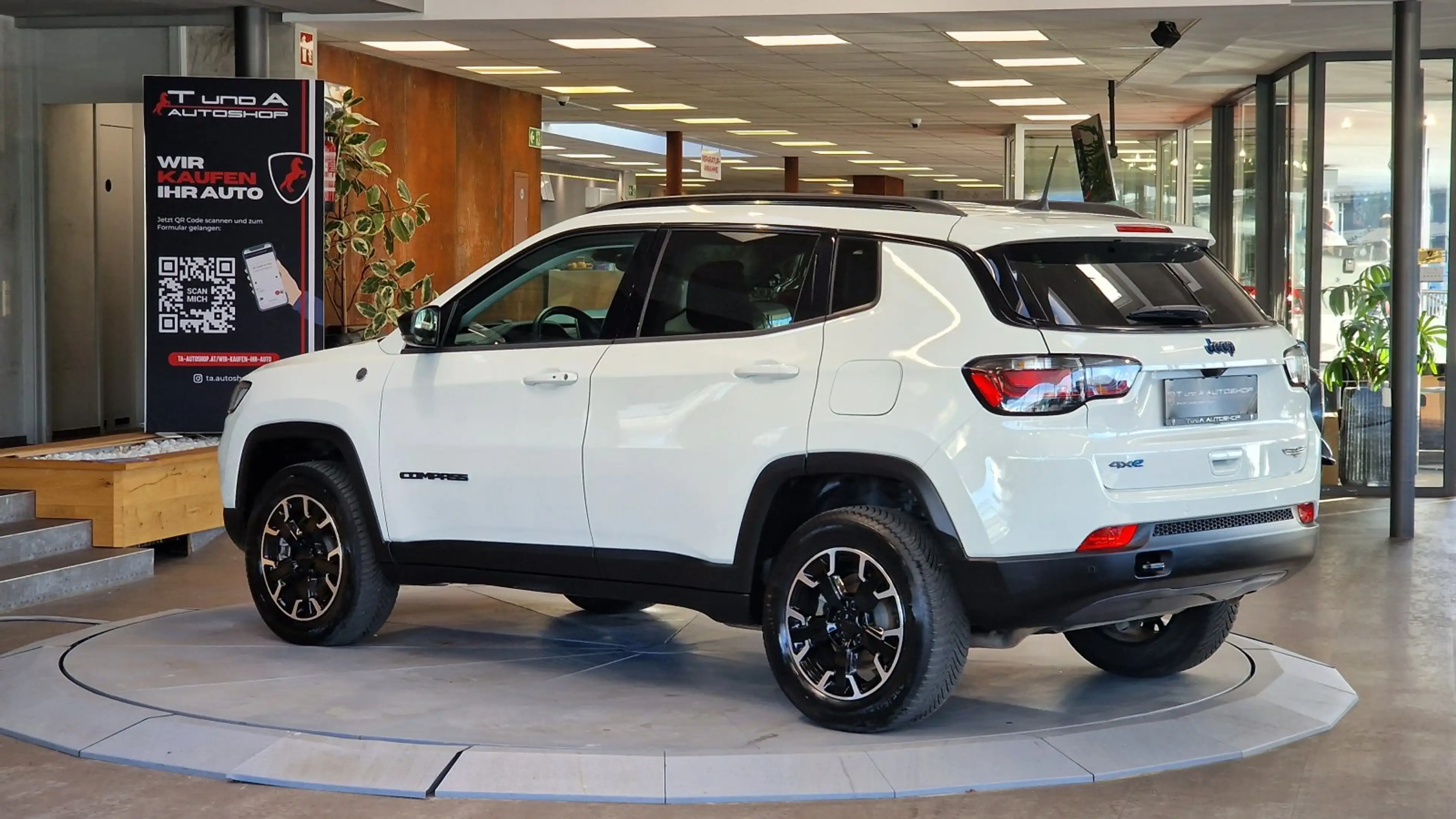 Jeep Compass S 1,3 Turbo Trailhawk Hybrid 240 PS AT ALLRAD Aut. — photo 9