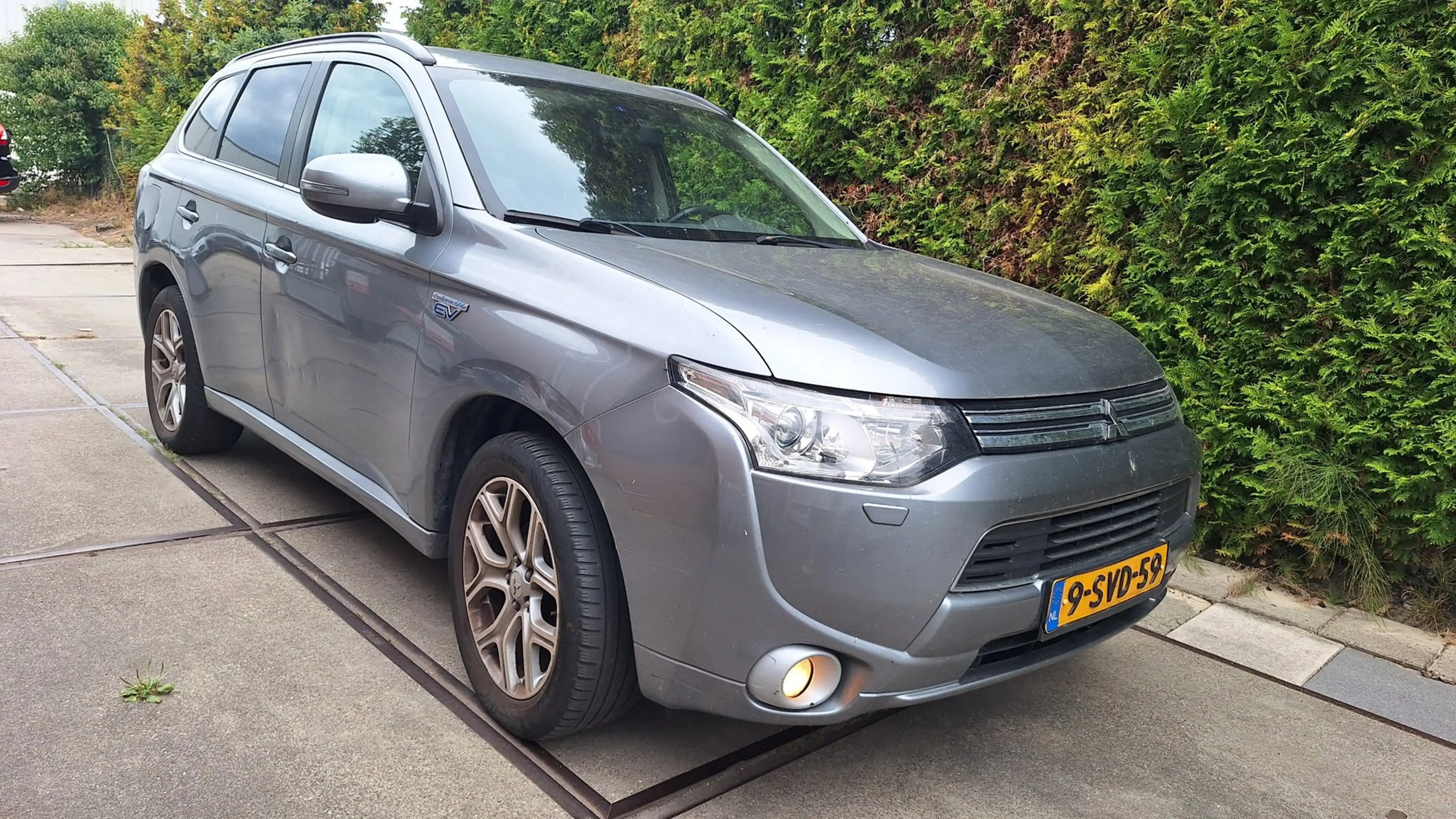 Mitsubishi Outlander 2.0 PHEV Instyle — photo 3