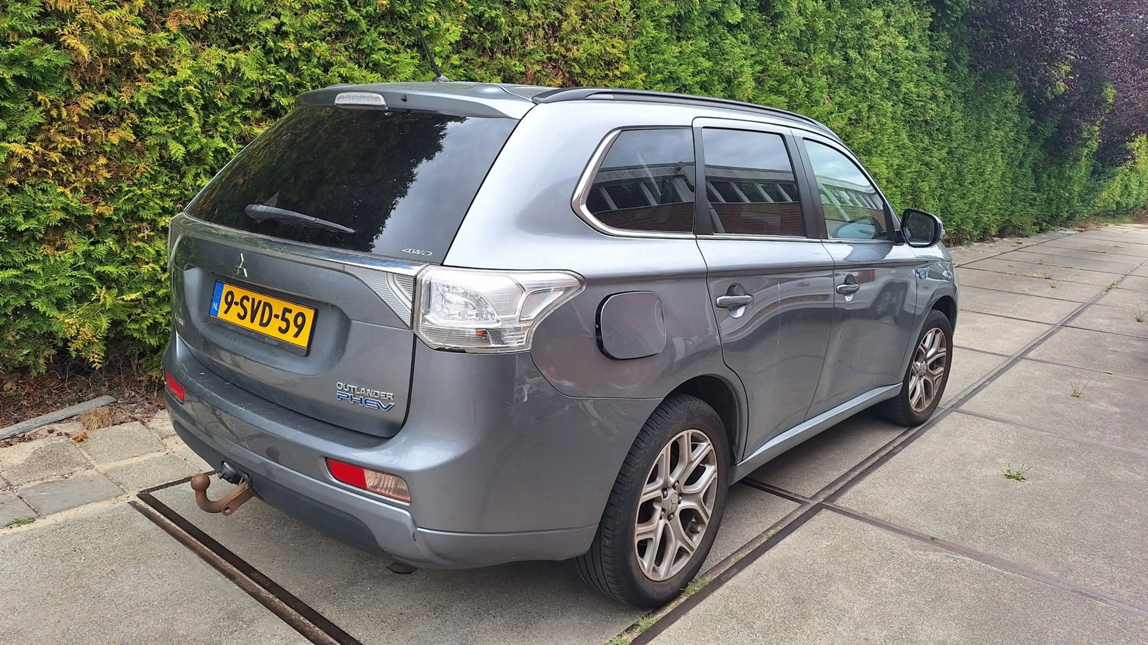 Mitsubishi Outlander 2.0 PHEV Instyle — photo 4