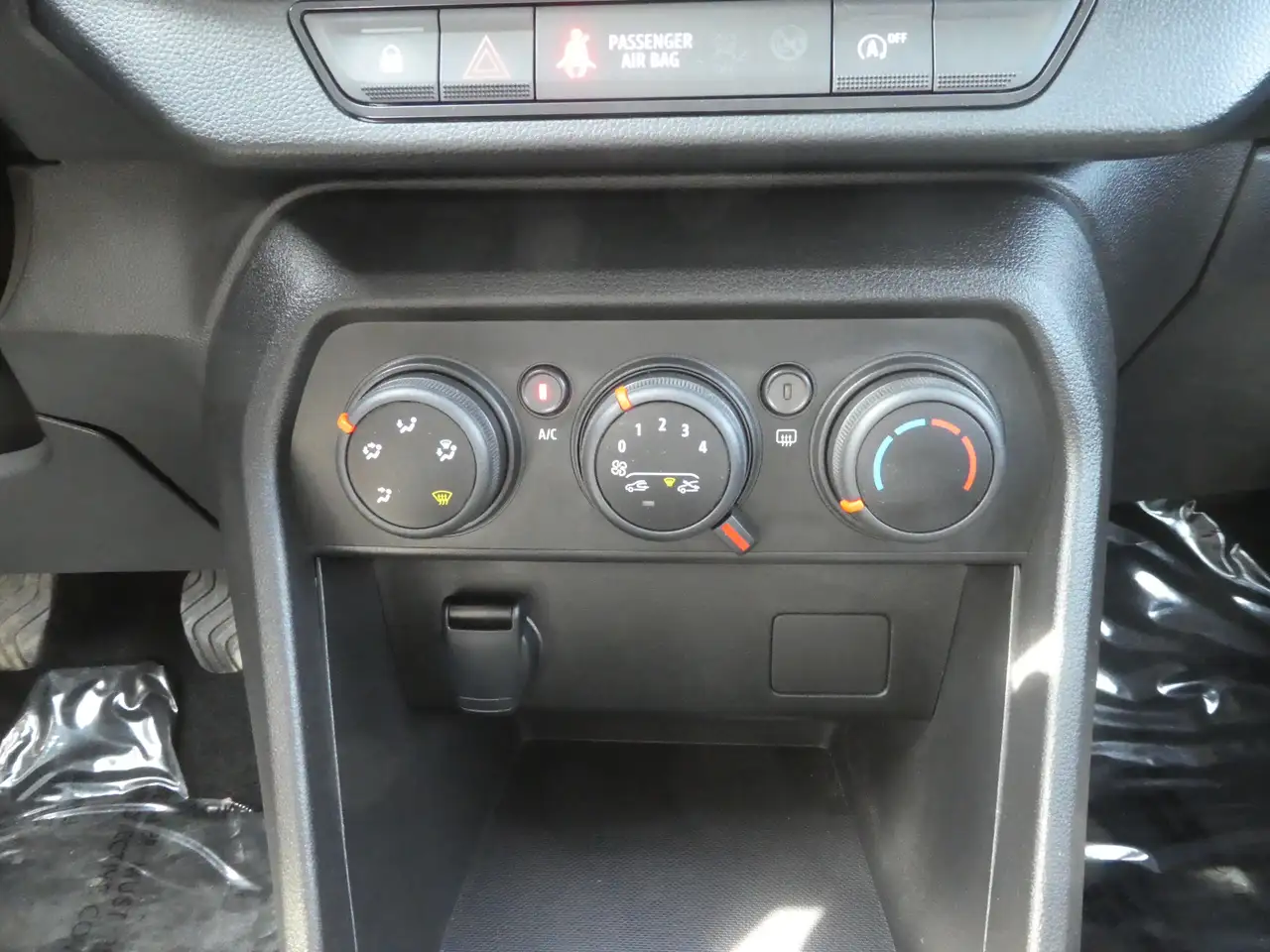 Dacia Sandero 1.0i SCe Expression Airco, Bluetooth, Led, Dab *GARANTIE* 10