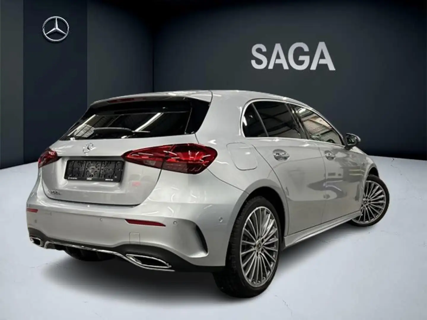 Mercedes-Benz A 250 e AMG Line Toit Pano 19p Argent - 2