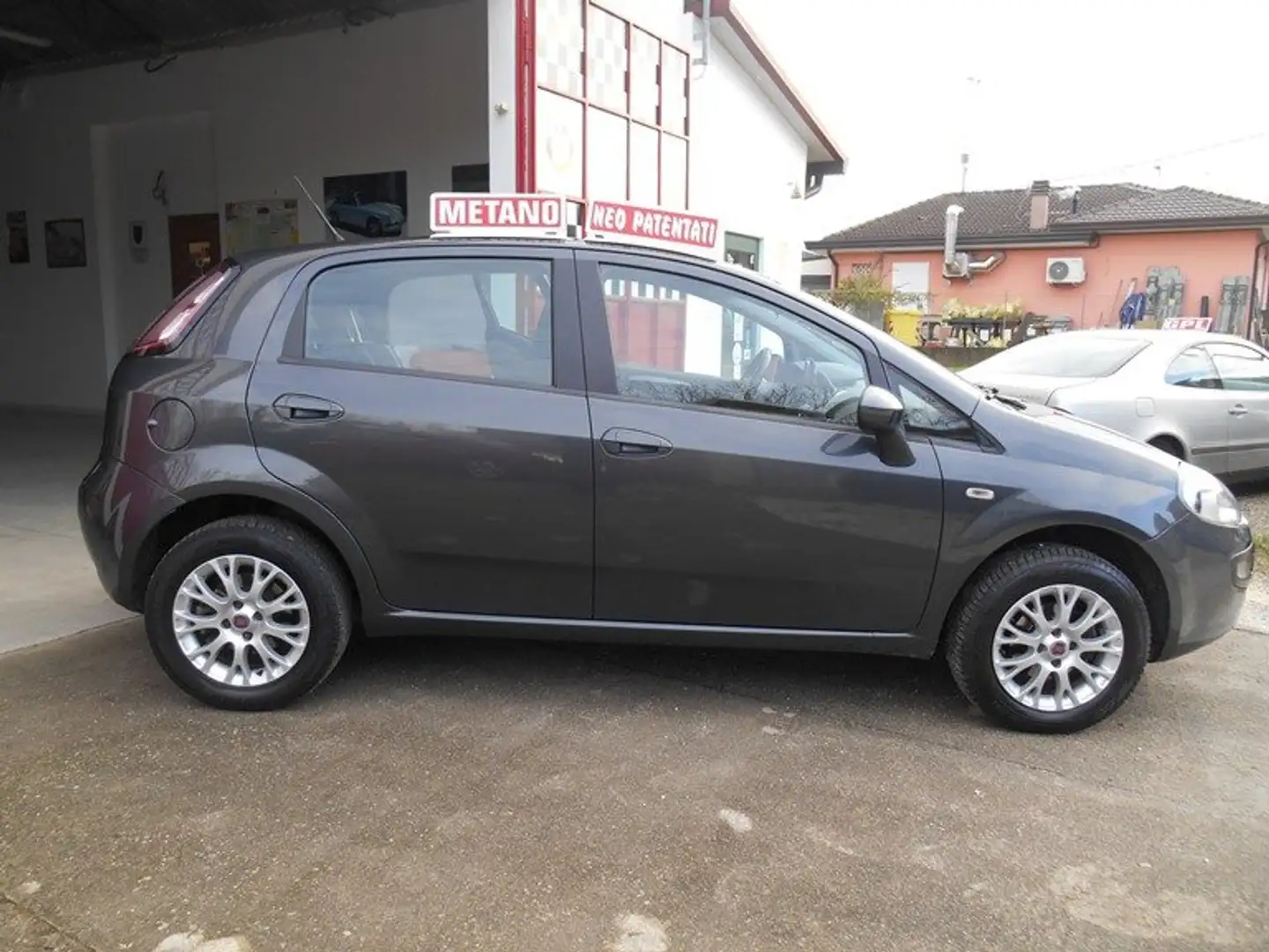 Fiat Punto Evo 5p 1.4 natural power Emotion 70cv NEOPATENTATI Negro - 2