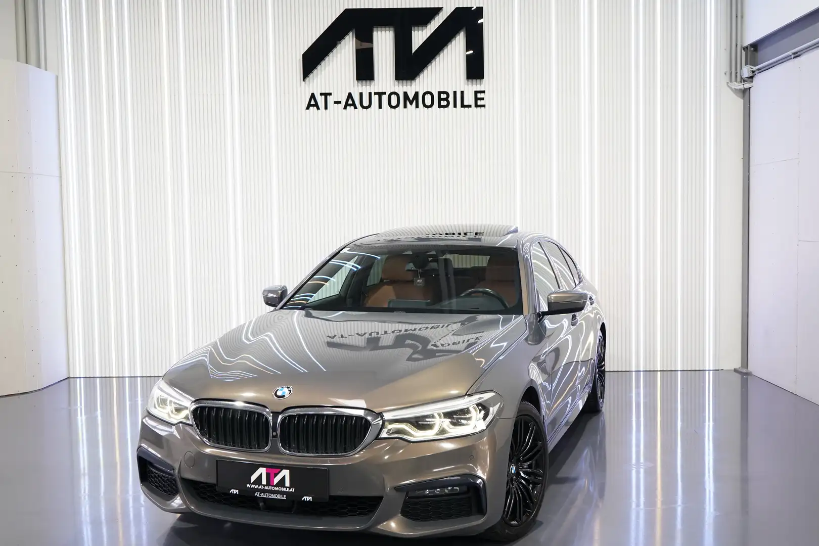 BMW 530 530e PHEV iPerformance Gold - 1