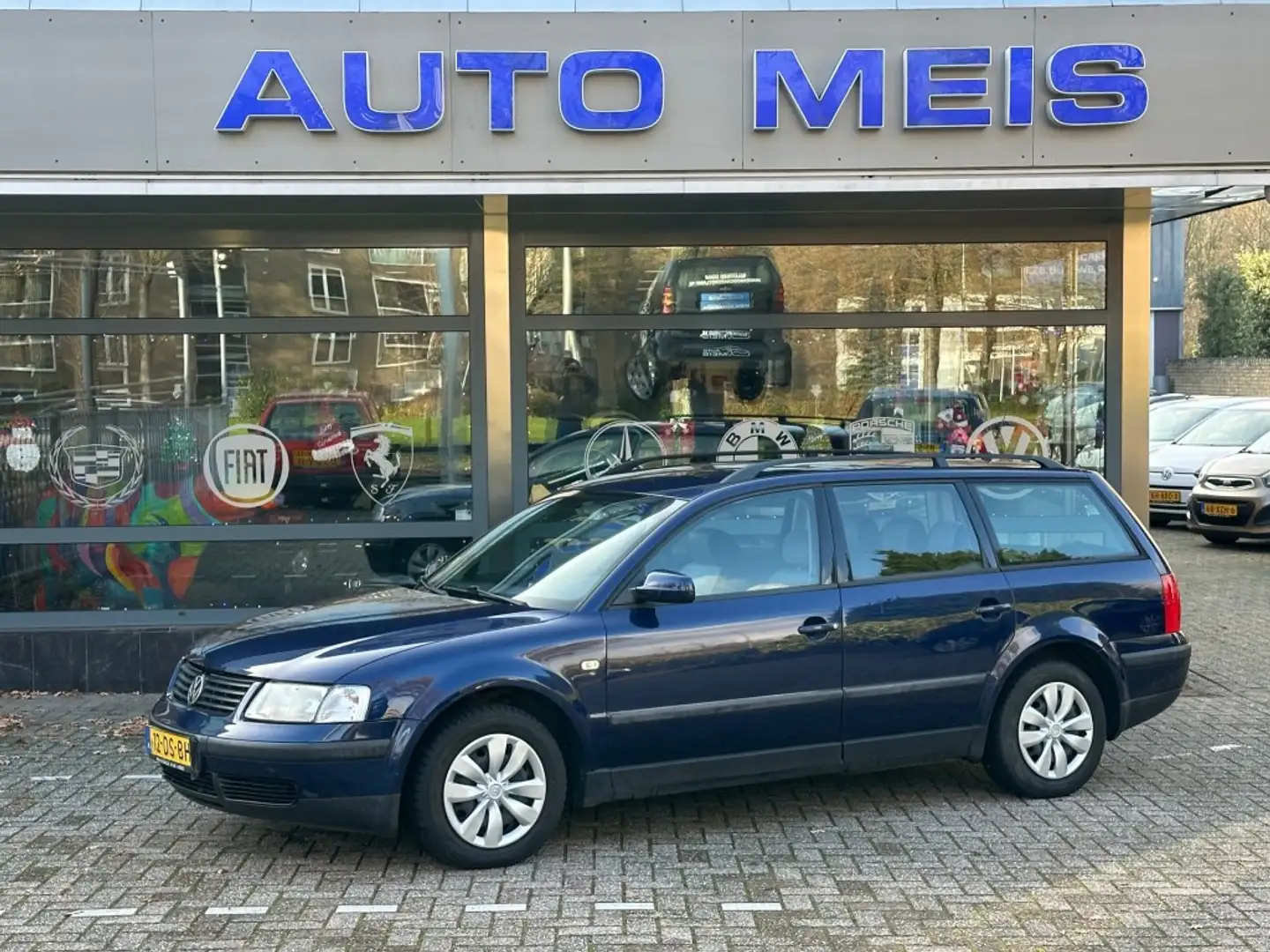 Volkswagen Passat 1.8-5V T.TRENDLINE Blau - 1