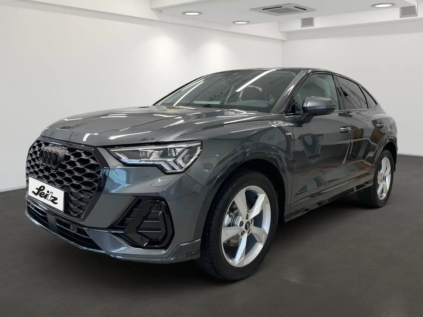 Audi Q3 Sportback 35 TDI S line *NAVI*KAMERA*MATRIX* Grau - 2