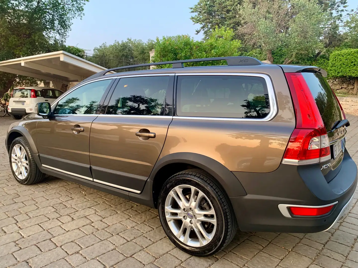 Volvo XC70 XC70 III 2.4 d5 Summum awd 215cv geartronic FL - 1