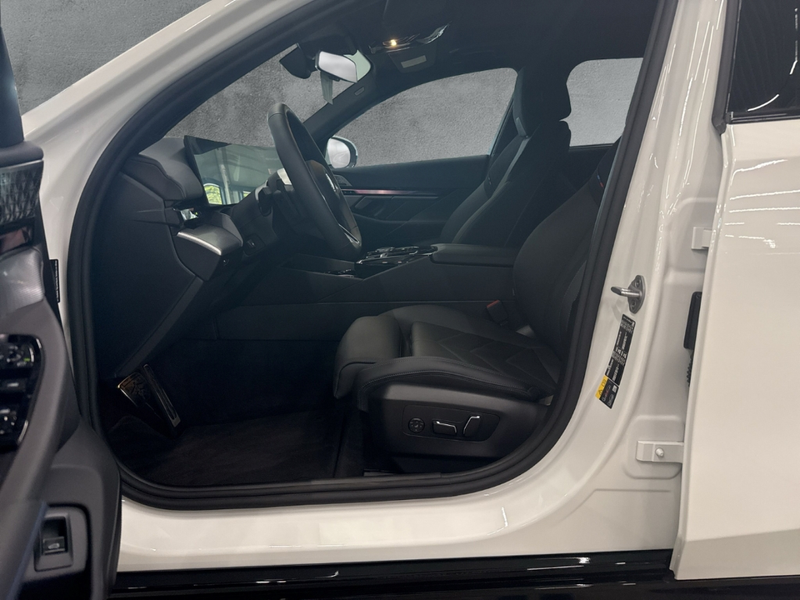 BMW 550 e xDrive Touring *M SPORT PRO* 20''HuD AHK PANORAM — photo 8