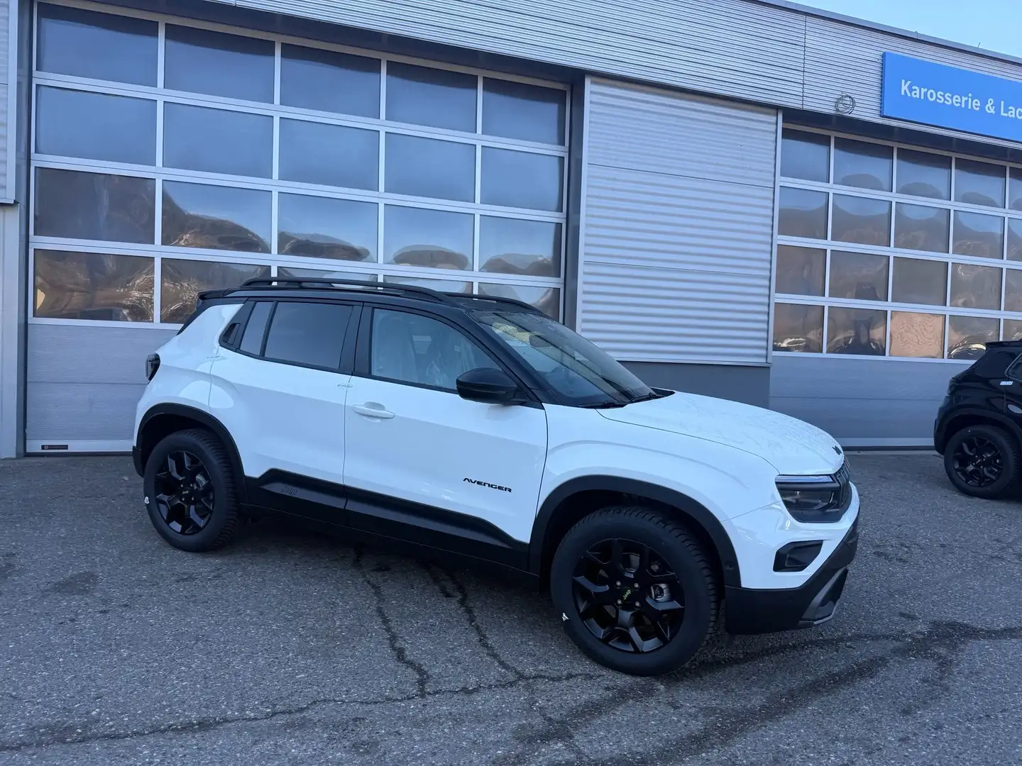 Jeep Avenger Avenger 1.2 T3 e-Hybrid 4xe Overland Weiß - 2