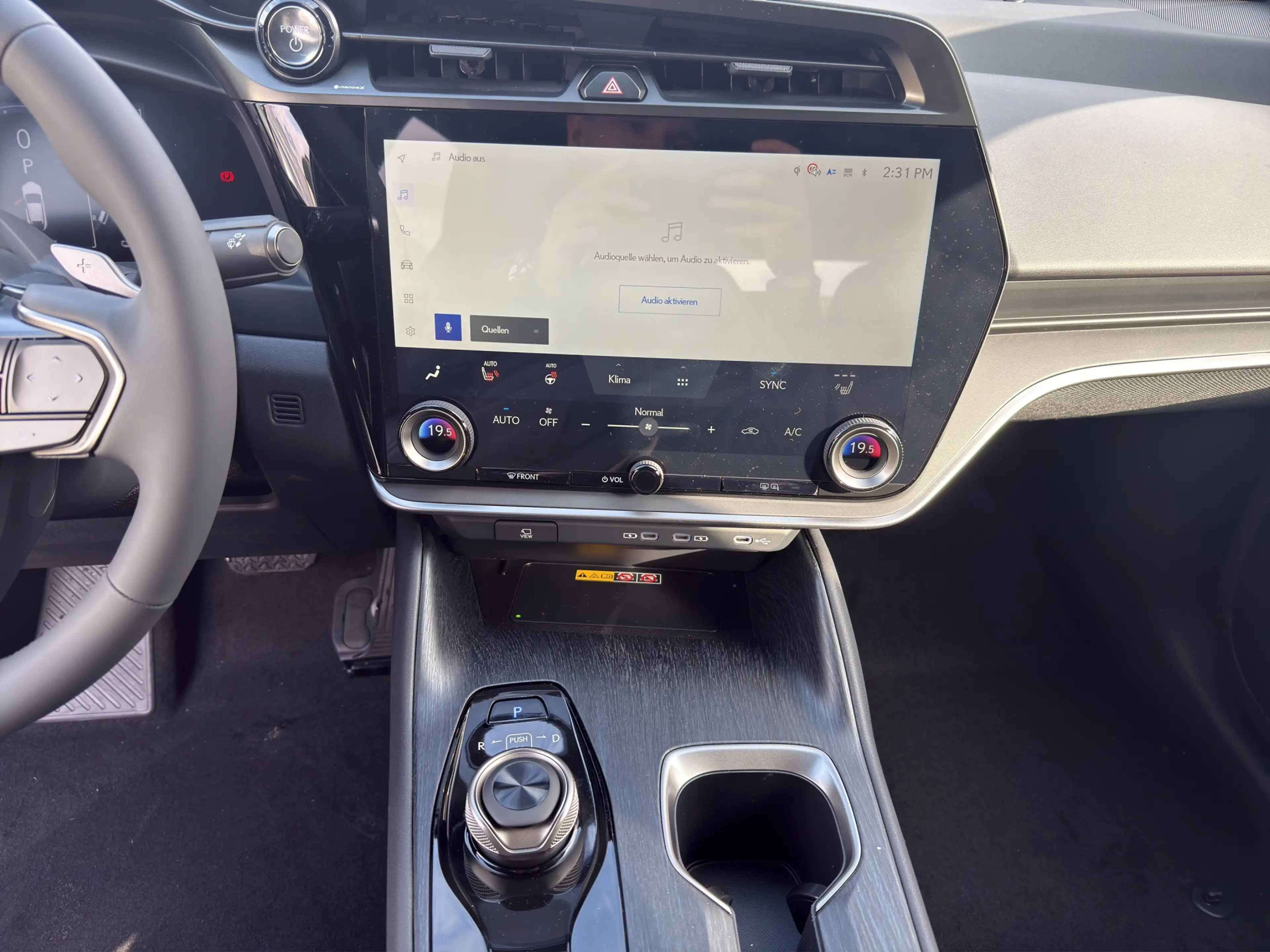 Lexus RZ Executive Line 227 PS 2WD — photo 13