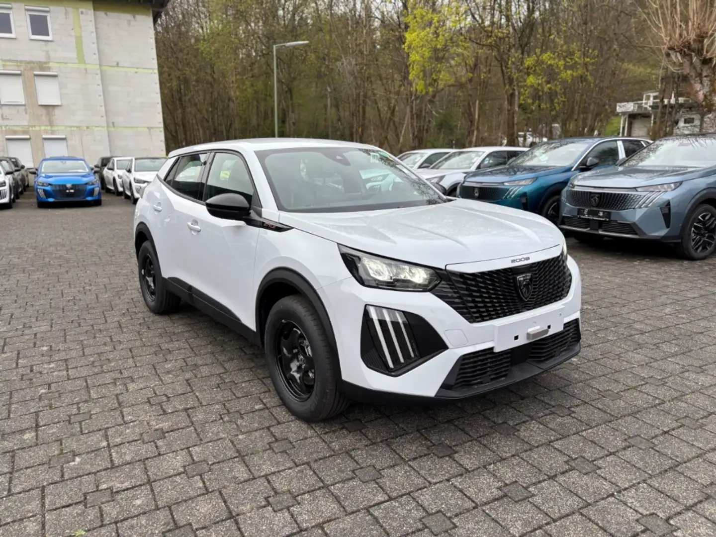 Peugeot 2008 e- Style STYLE Elektromotor 136 Weiß - 2