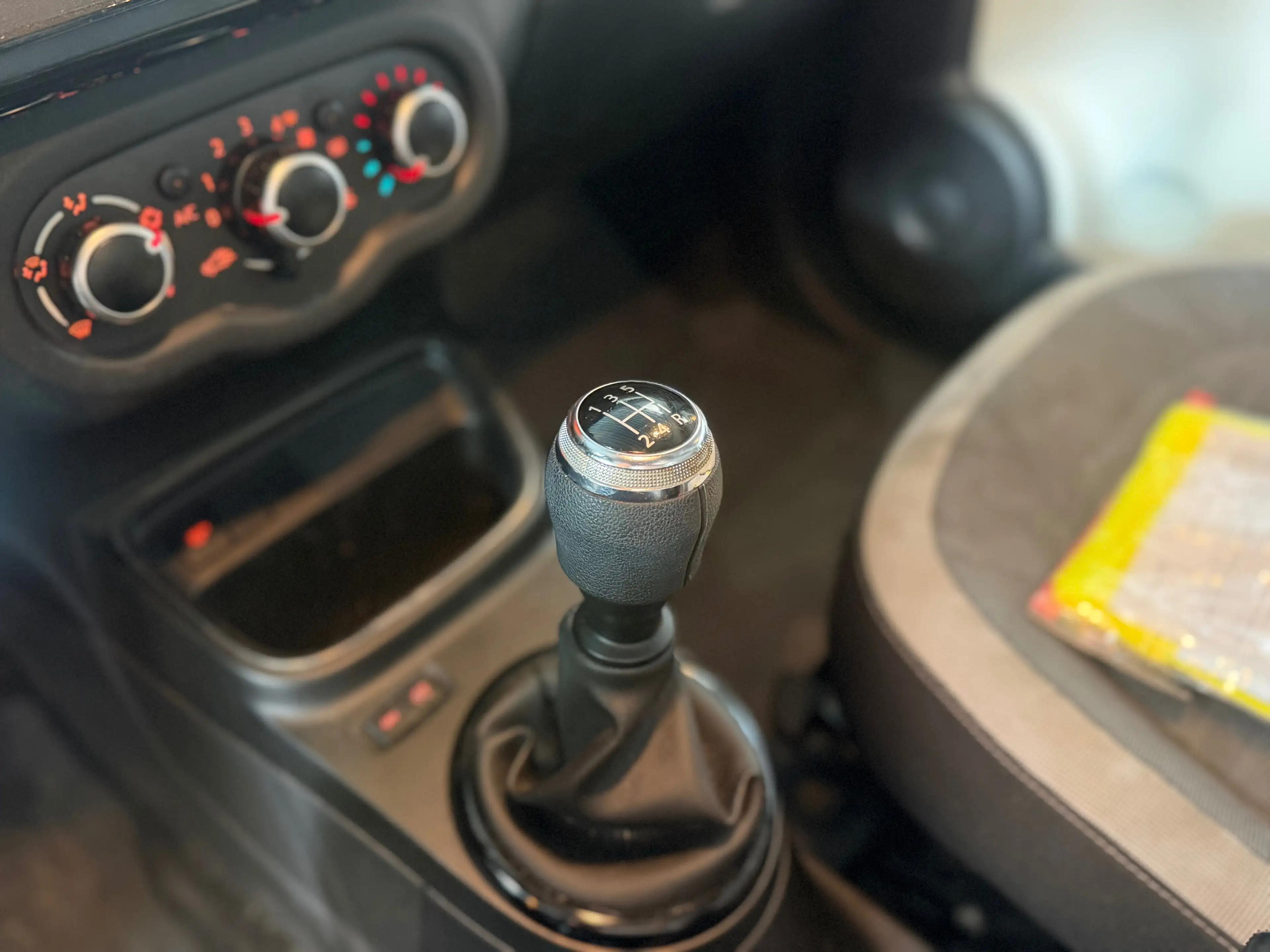 Renault Twingo Twingo 1.0i SCe Intens/12 mois de garantie/toit ouvrant — photo 8