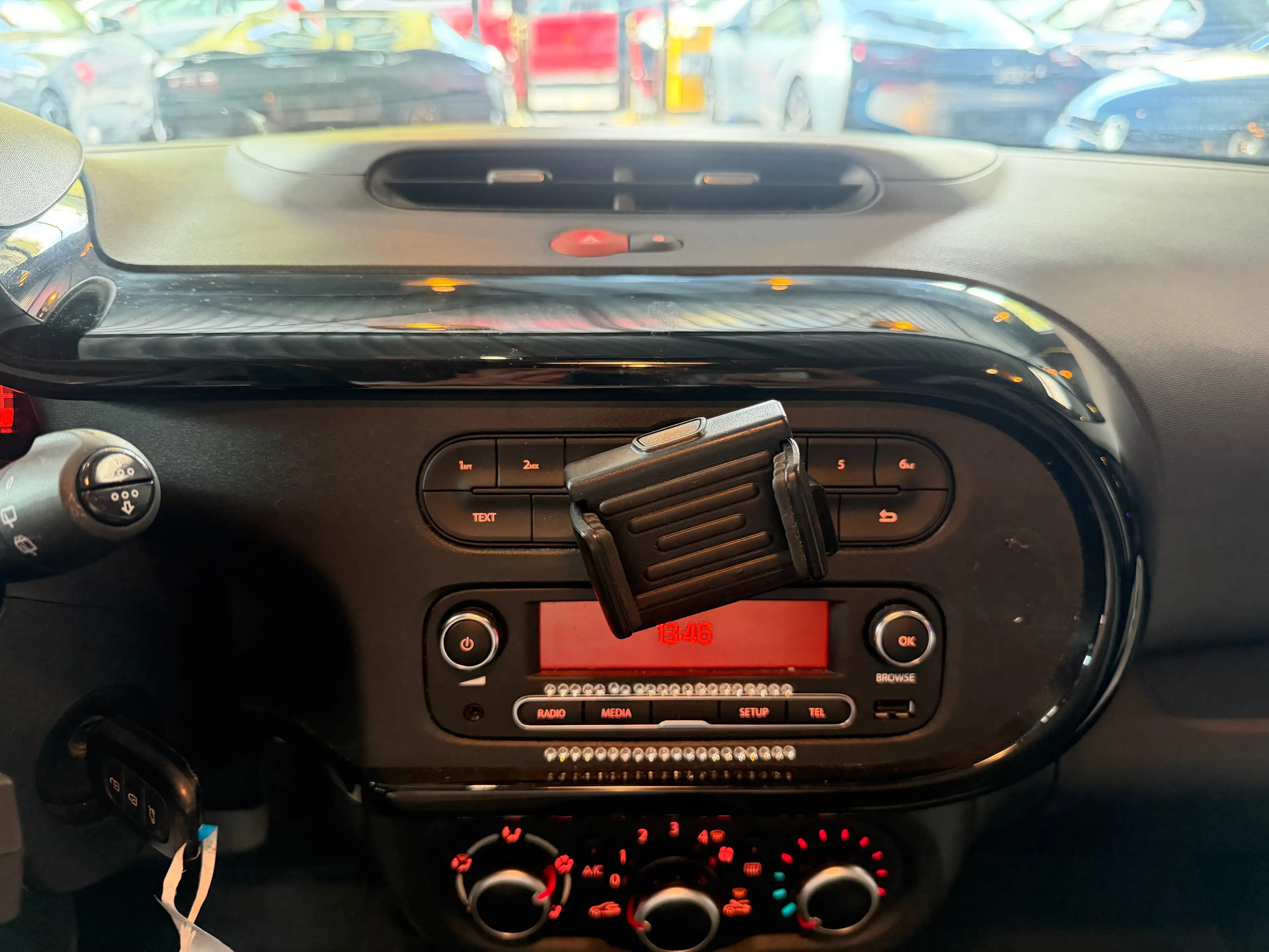 Renault Twingo Twingo 1.0i SCe Intens/12 mois de garantie/toit ouvrant — photo 7