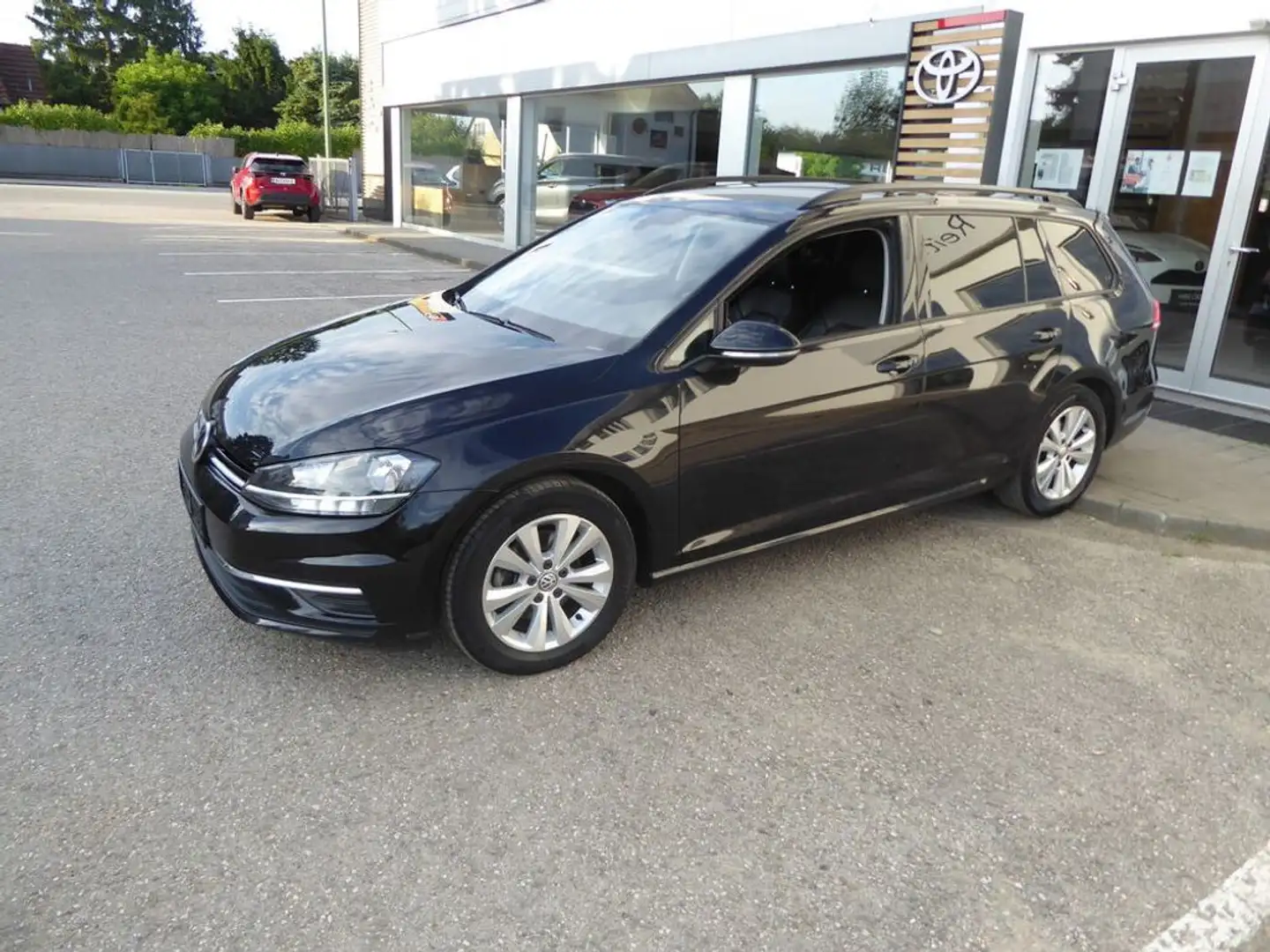 Volkswagen Golf Variant 1,6 TDI *NAVI*LEDER*KAMERA* Schwarz - 2